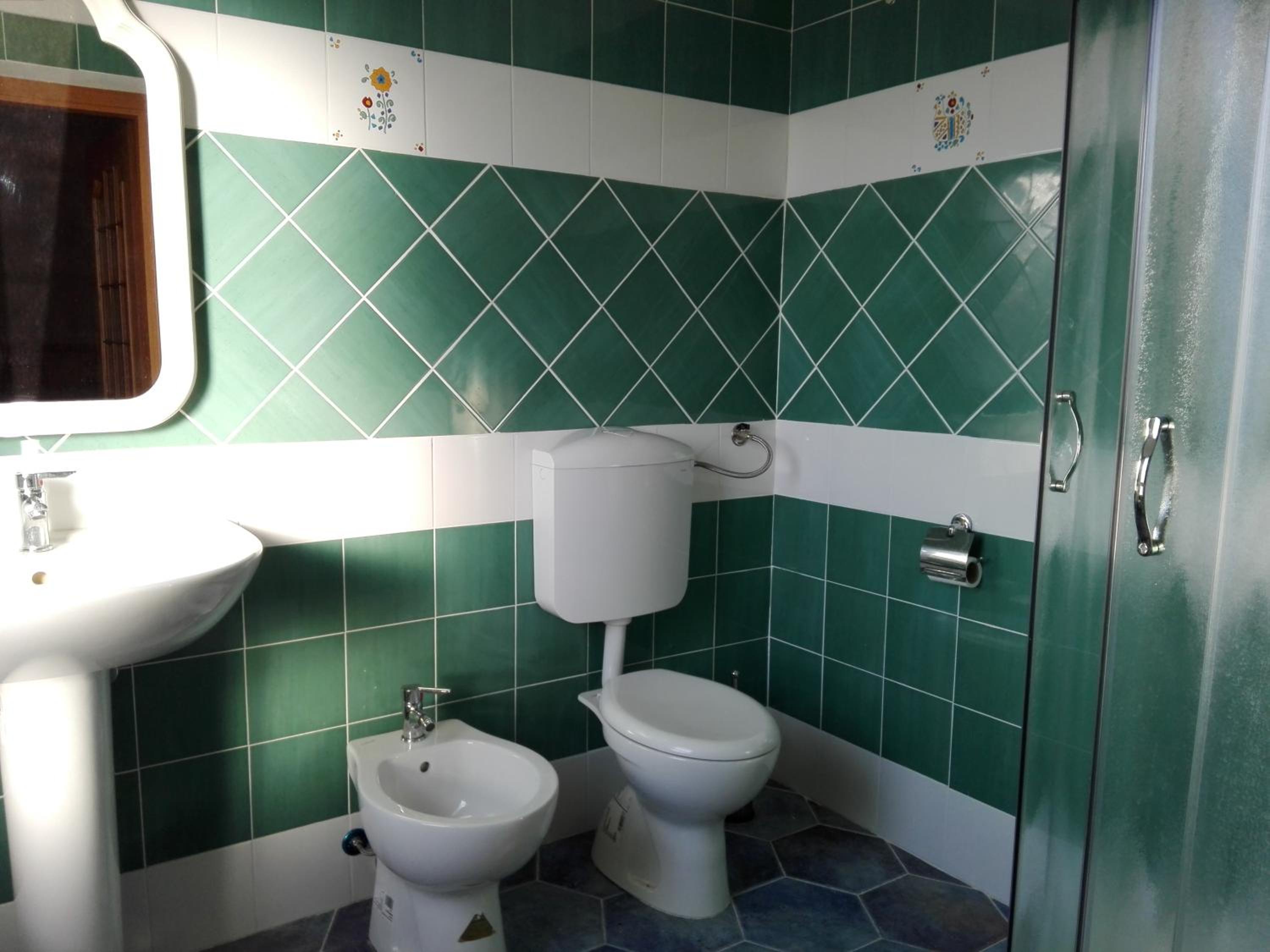 Double Room with Private Bathroom - Photo 4