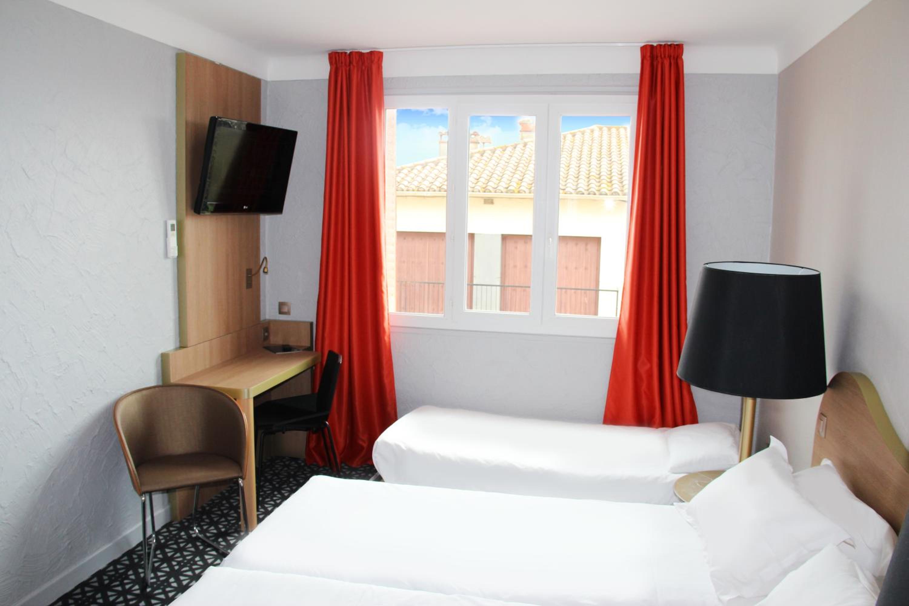  Superior Triple Room with Sea View (2 Adults + 1 Child)  photo 3