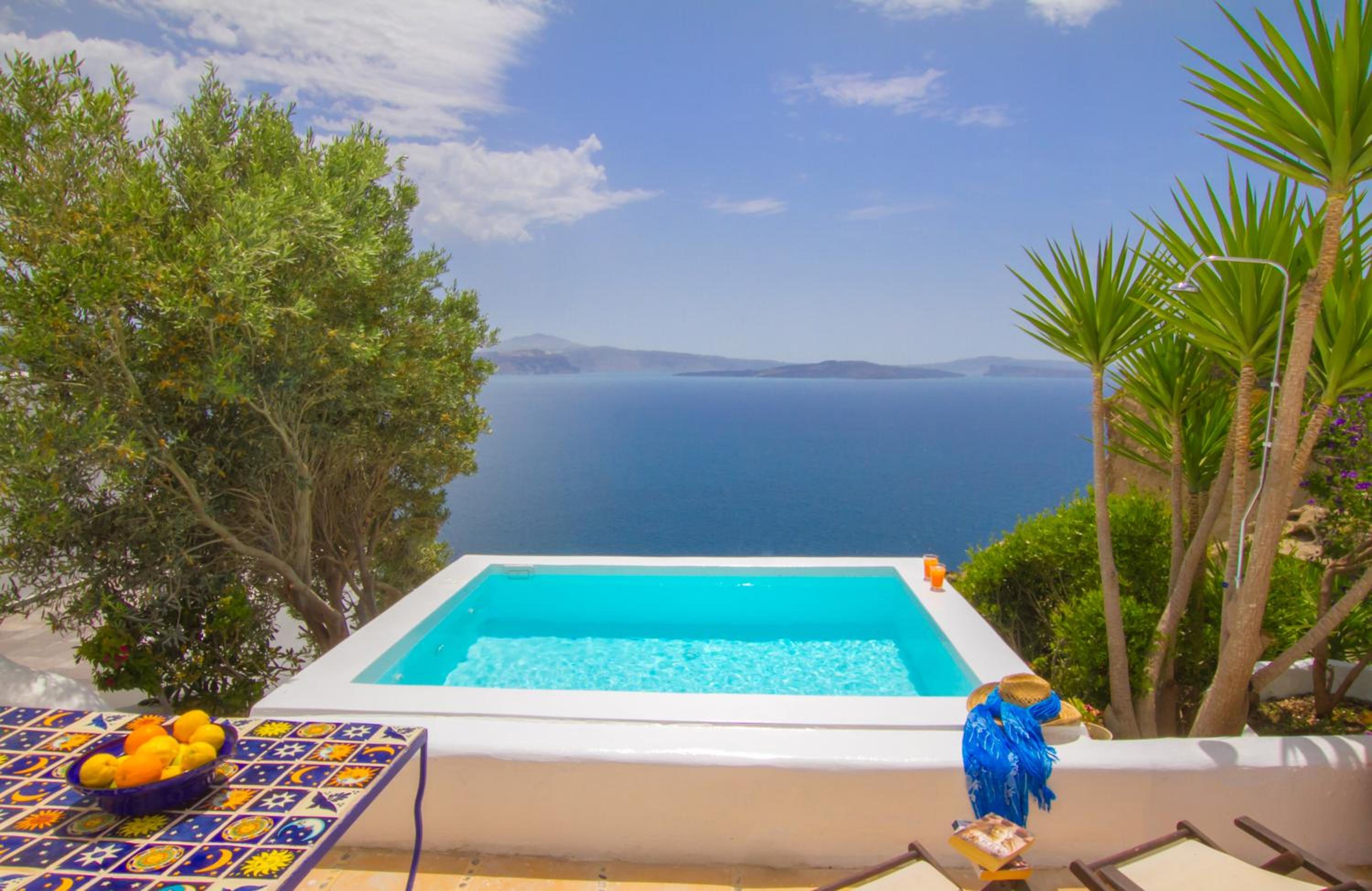 Senior Three Bedroom Villa with Outdoor Plunge Pool & Sea View - Photo 11