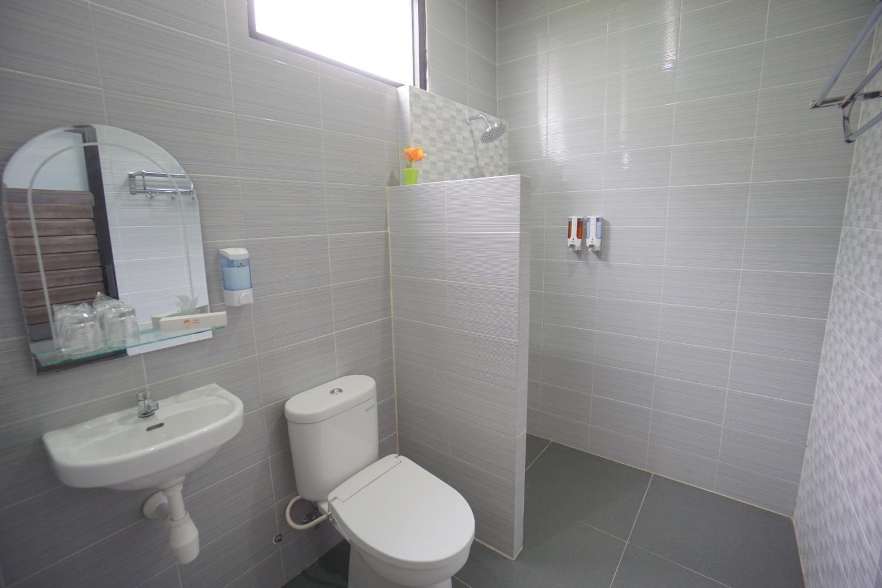 Standard Twin Room - Photo 6
