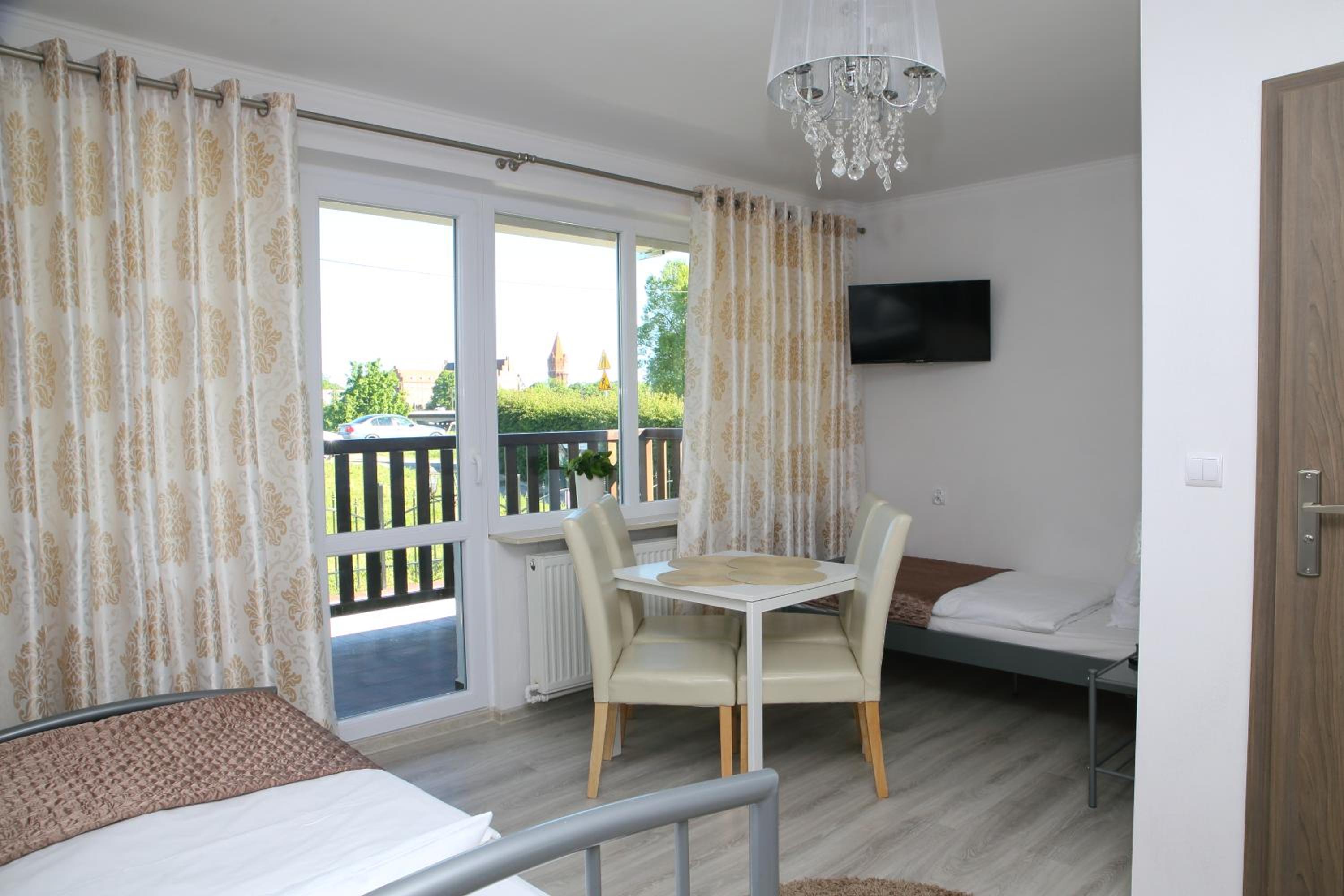 Deluxe Family Suite photo 1