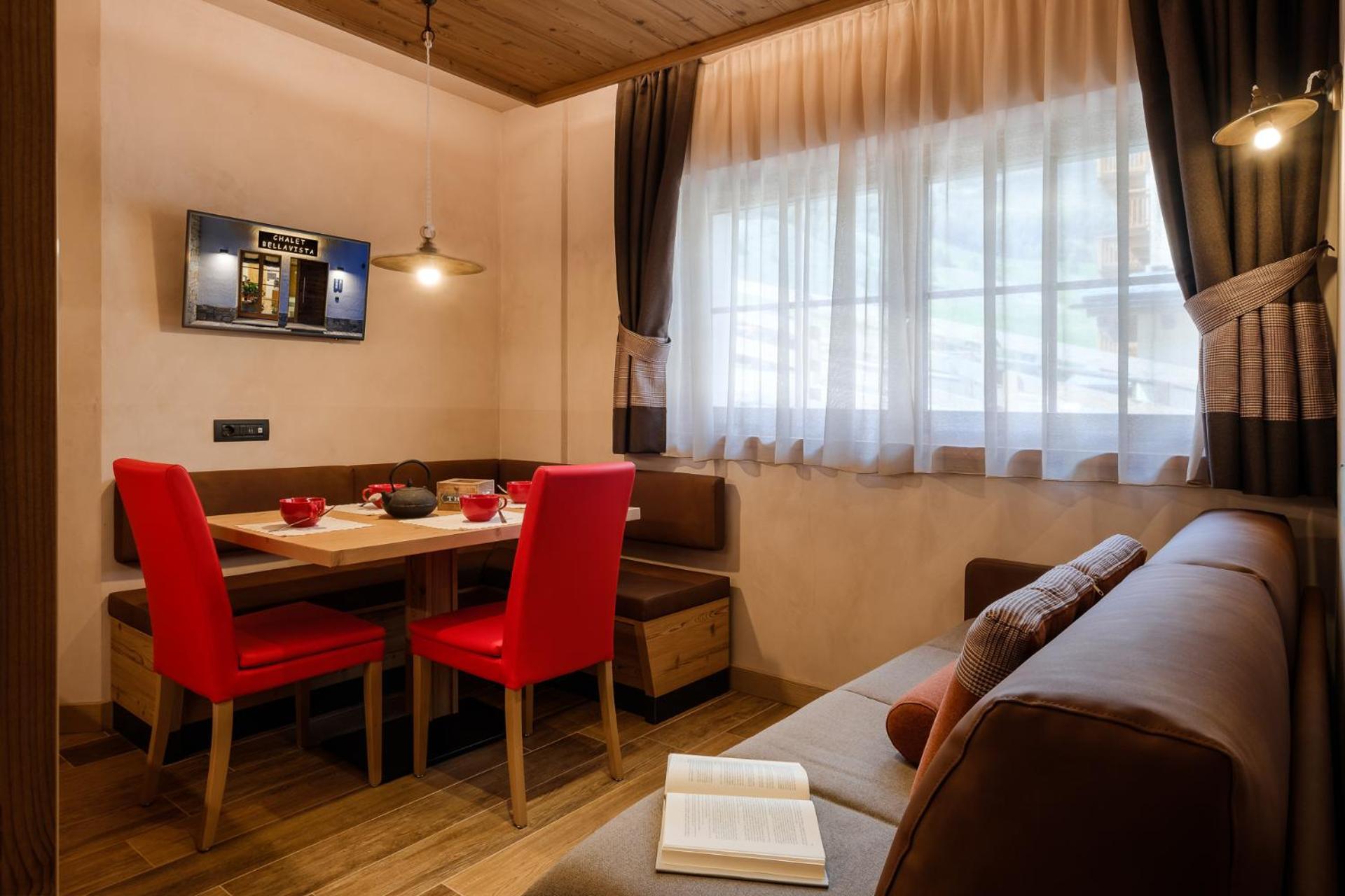 Two-Bedroom Apartment - Photo 2
