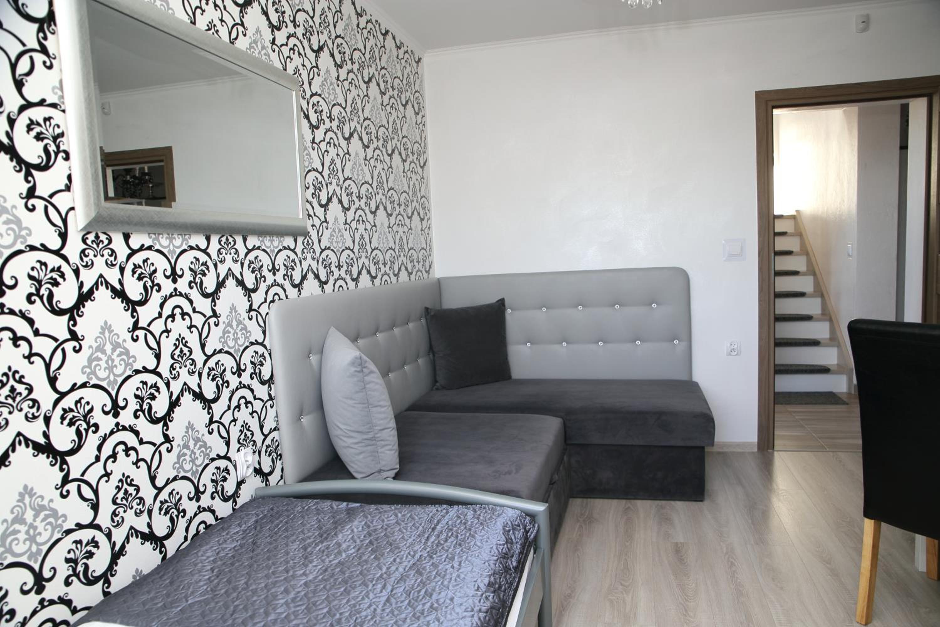 Deluxe Double Room (2 Adults + 1 Child) photo 1