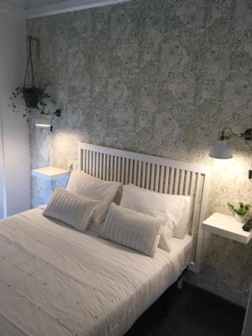 Budget Double Room with city view photo 2