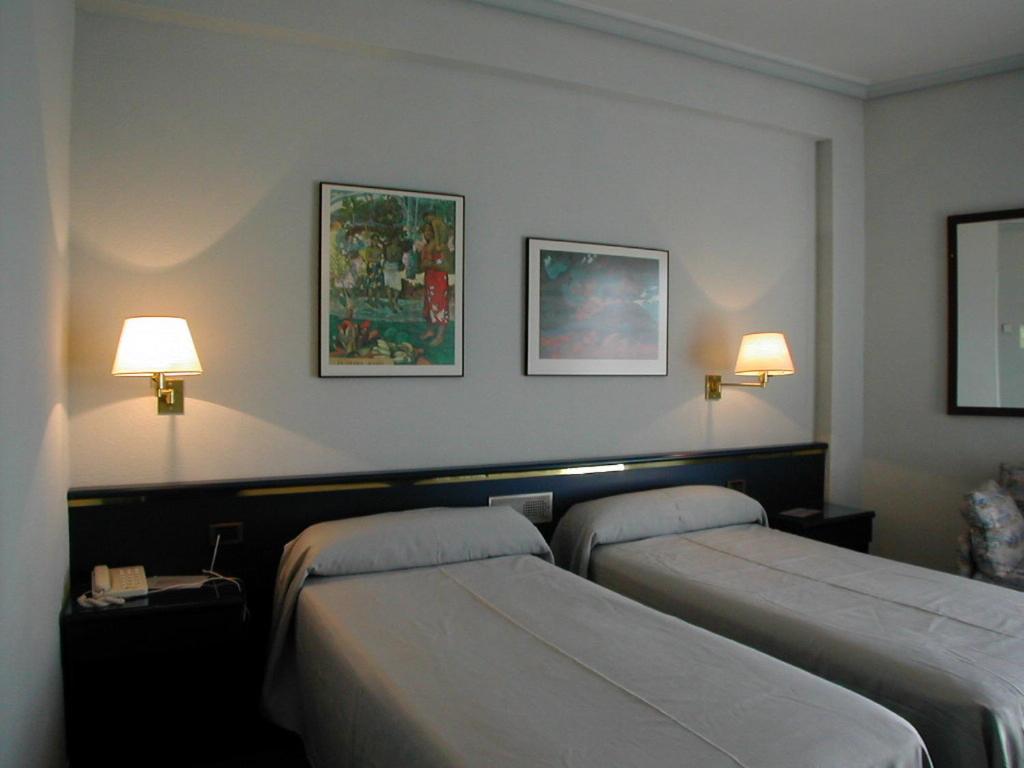 Double or Twin Room - Photo 1