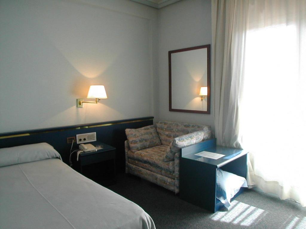 Single Room photo 2