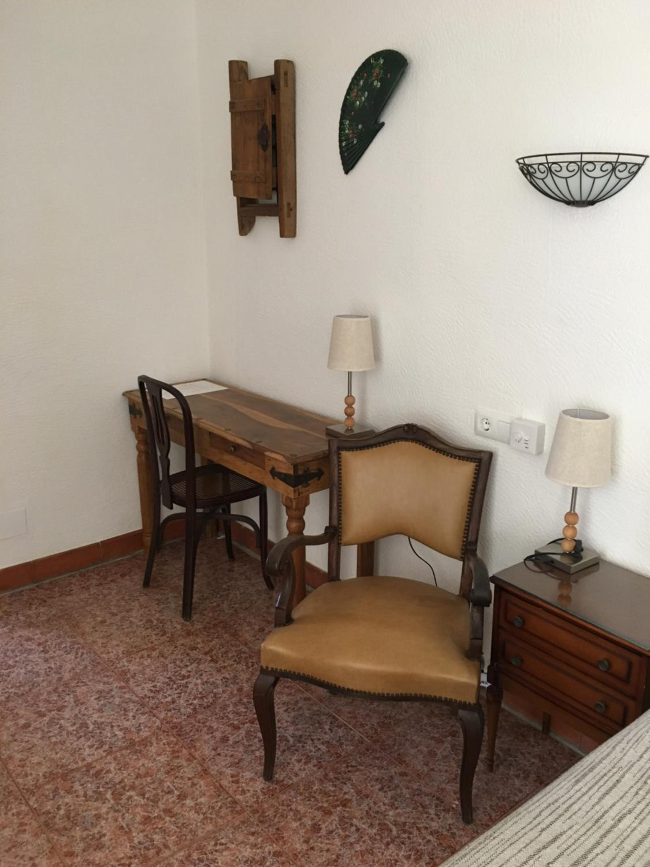 Twin Room with Bathroom photo 2