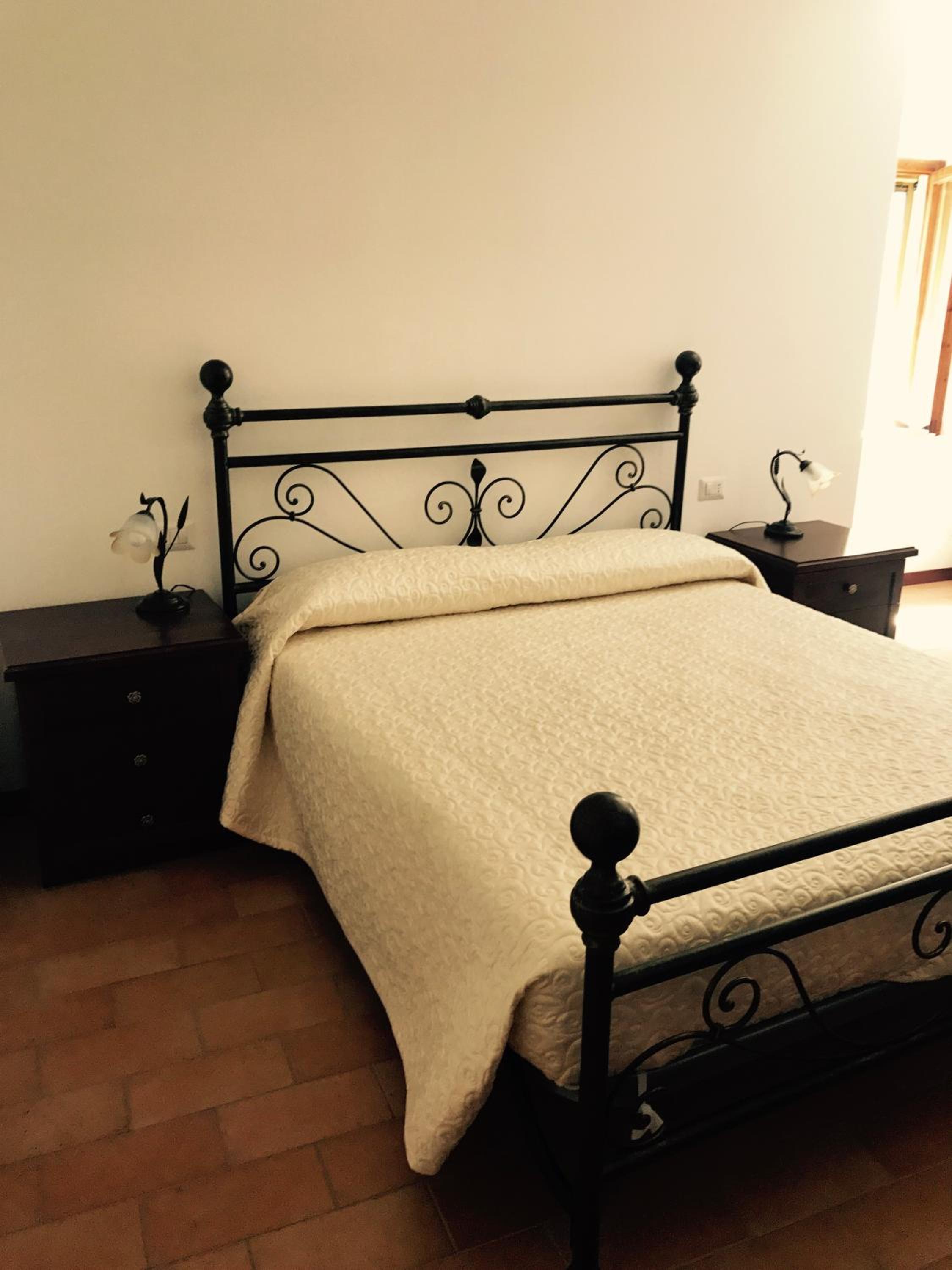 Double Room with Private Bathroom - Photo 2