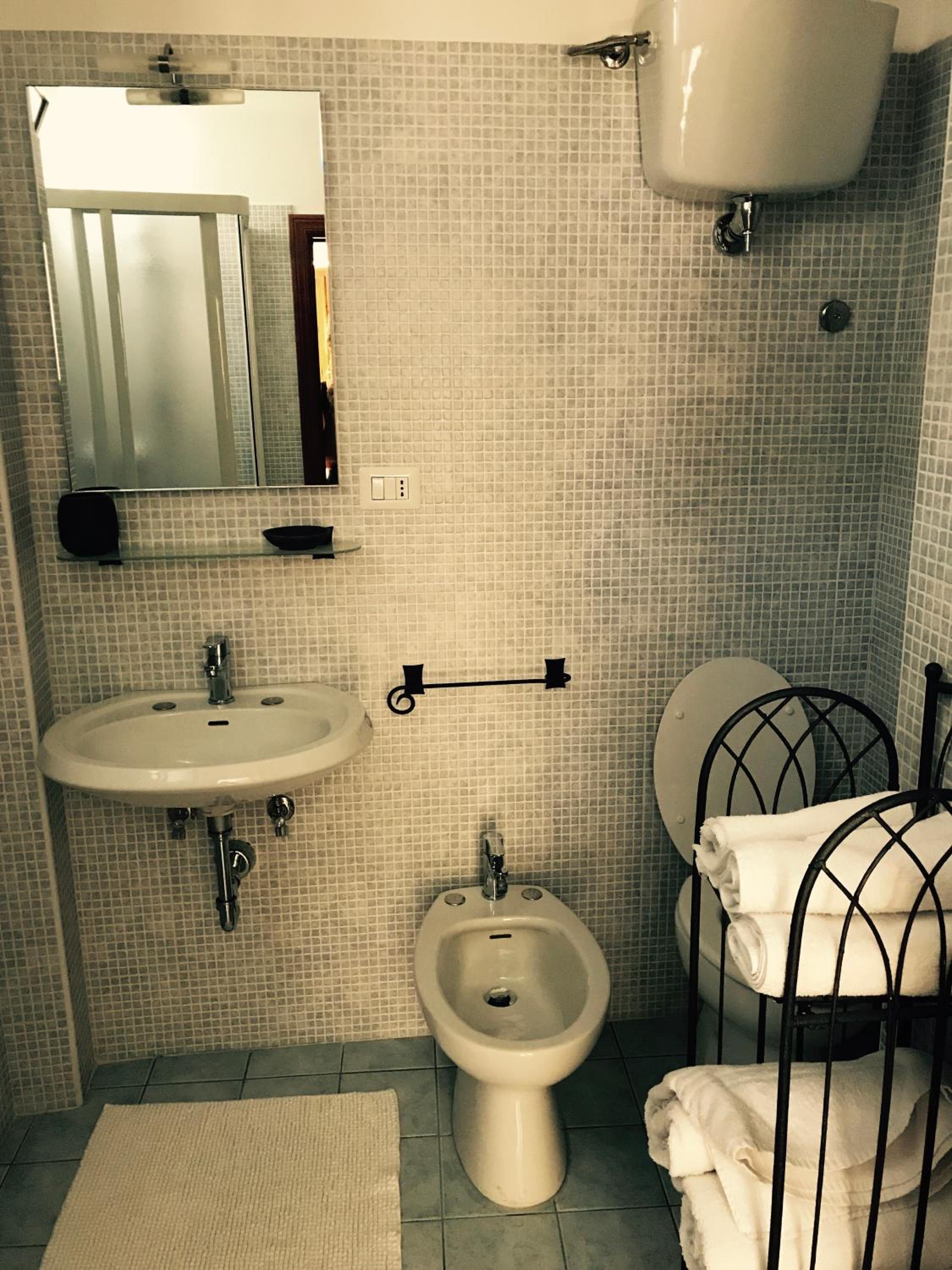 Double Room with Private Bathroom - Photo 3