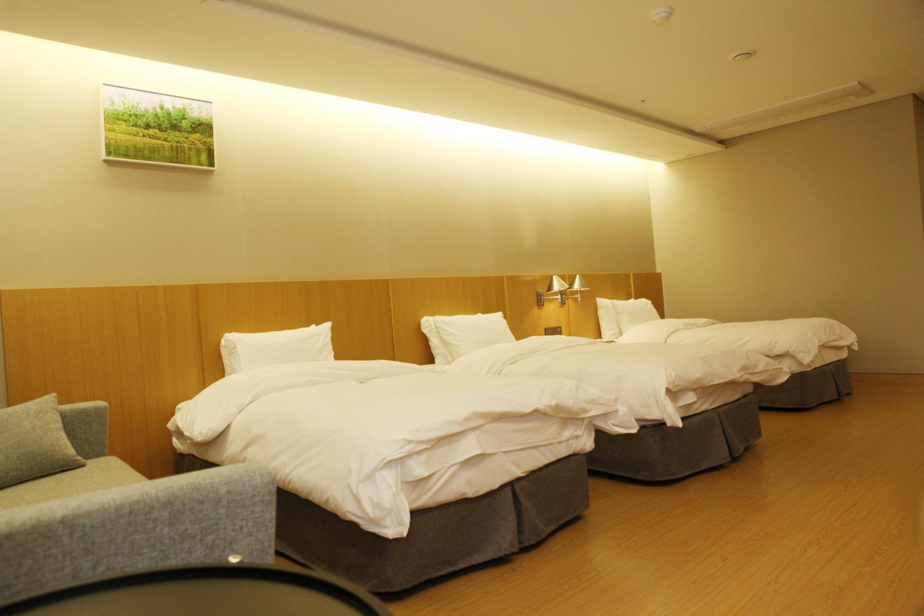 Standard Triple Room photo 2