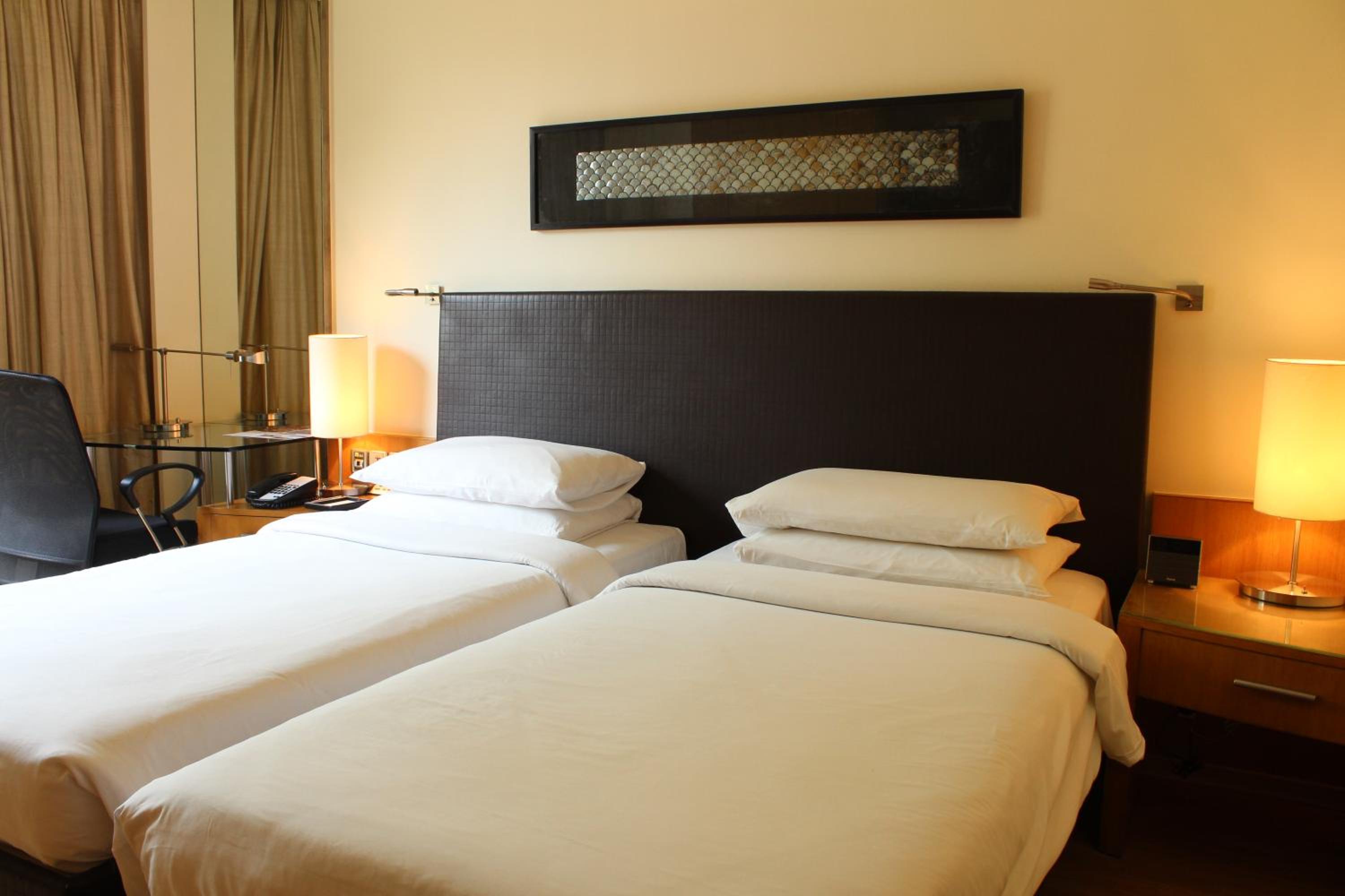 Twin Room - Photo 3