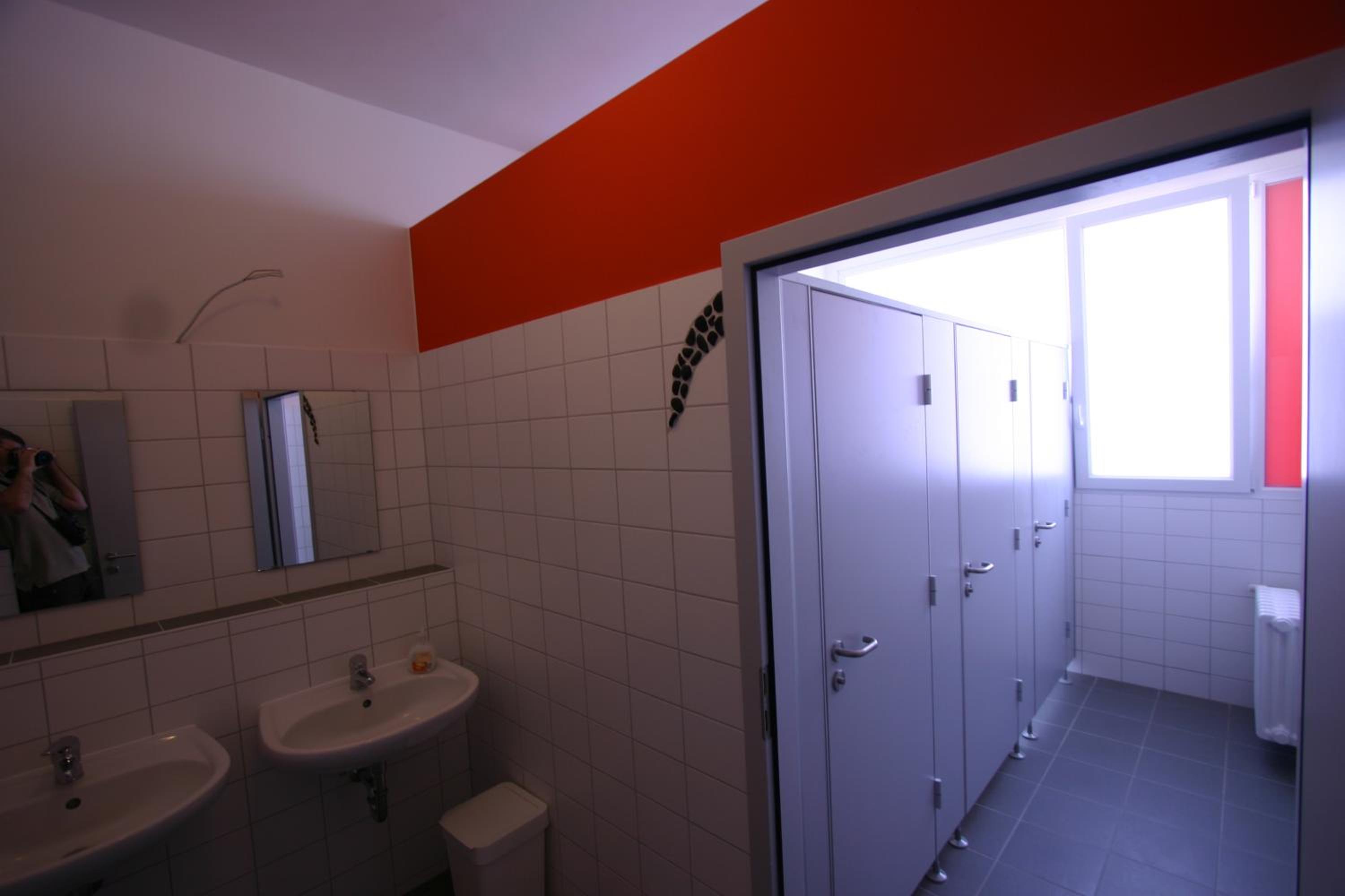Single Room with Shared Bathroom photo 3