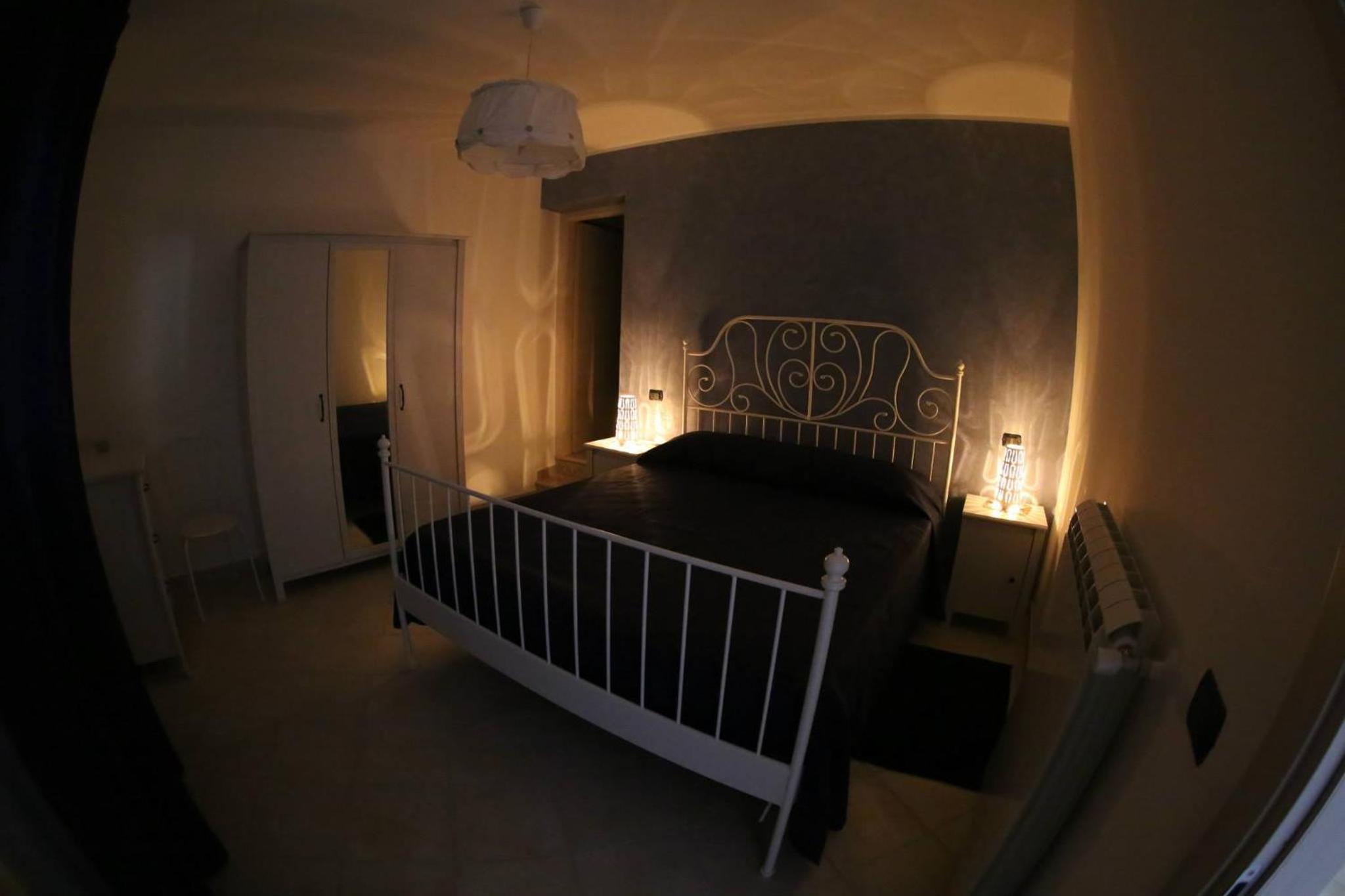 Deluxe Double Room with Shower - Photo 5