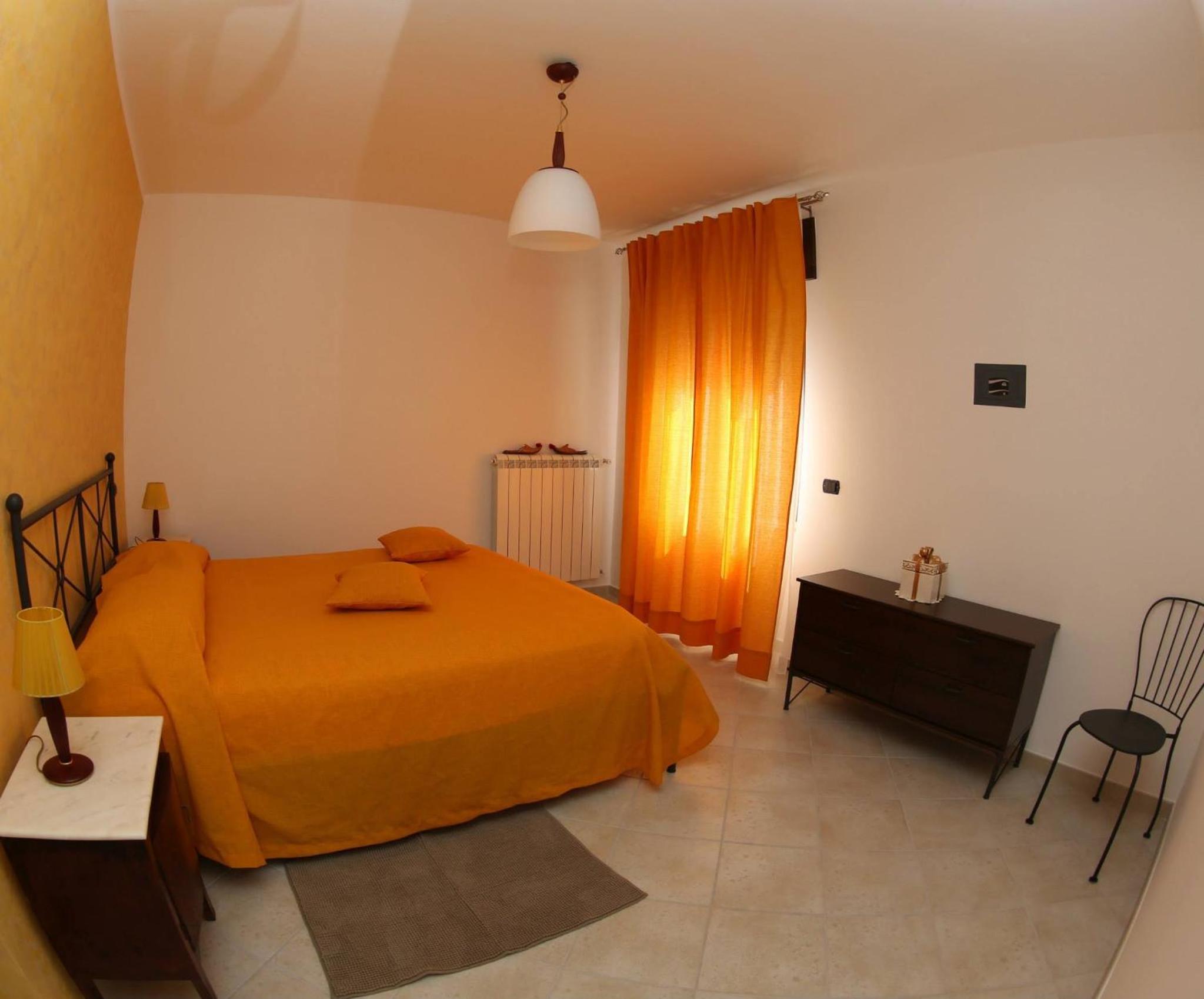 Triple Room with Private Bathroom - Photo 3