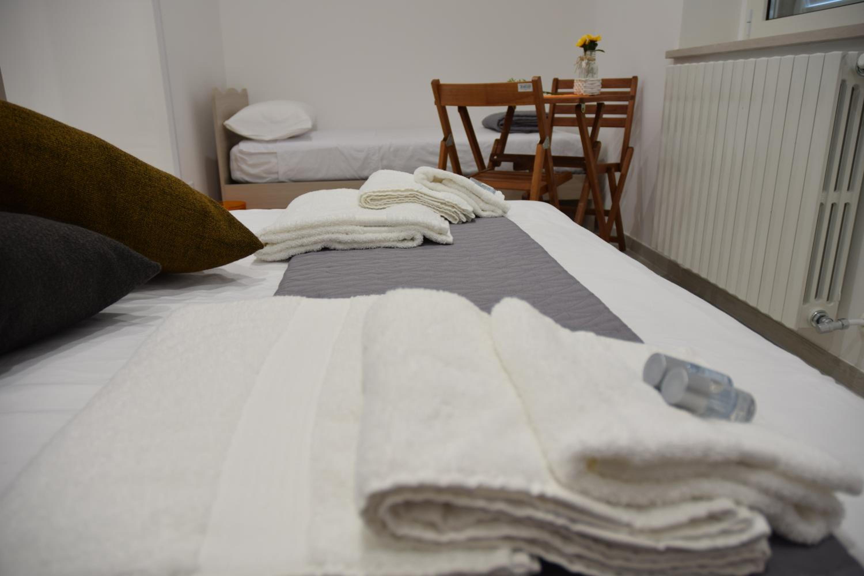 Triple Room with Private Bathroom - Photo 1