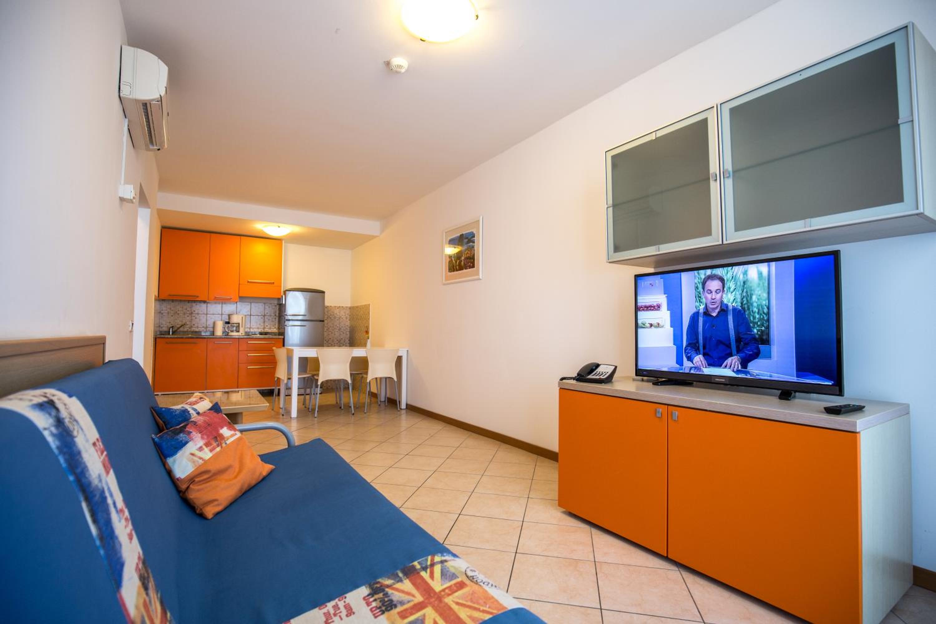 One-Bedroom Apartment with Balcony (5 Adults) photo 1