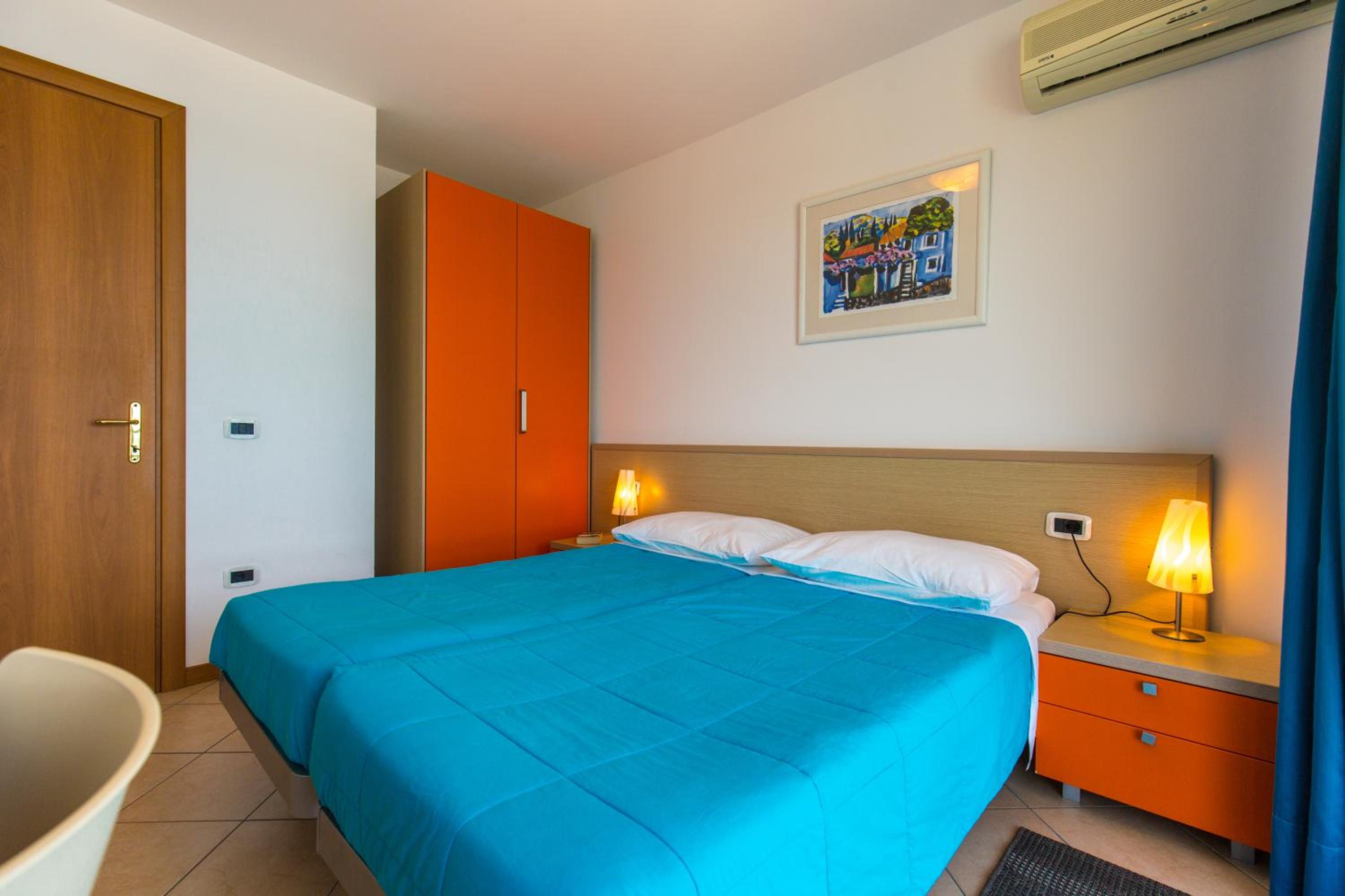 Two-Bedroom Apartment with Balcony photo 2