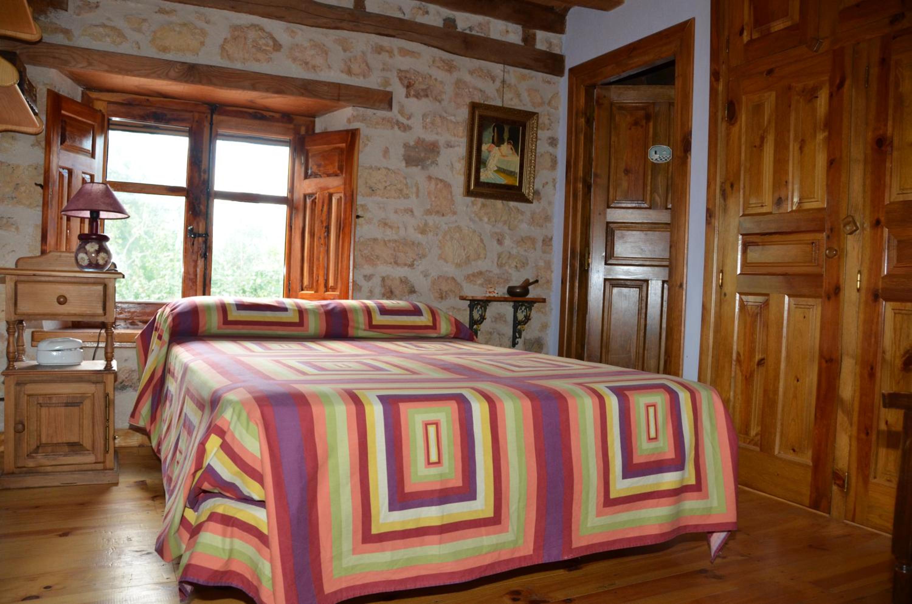 Five-Bedroom House photo 2