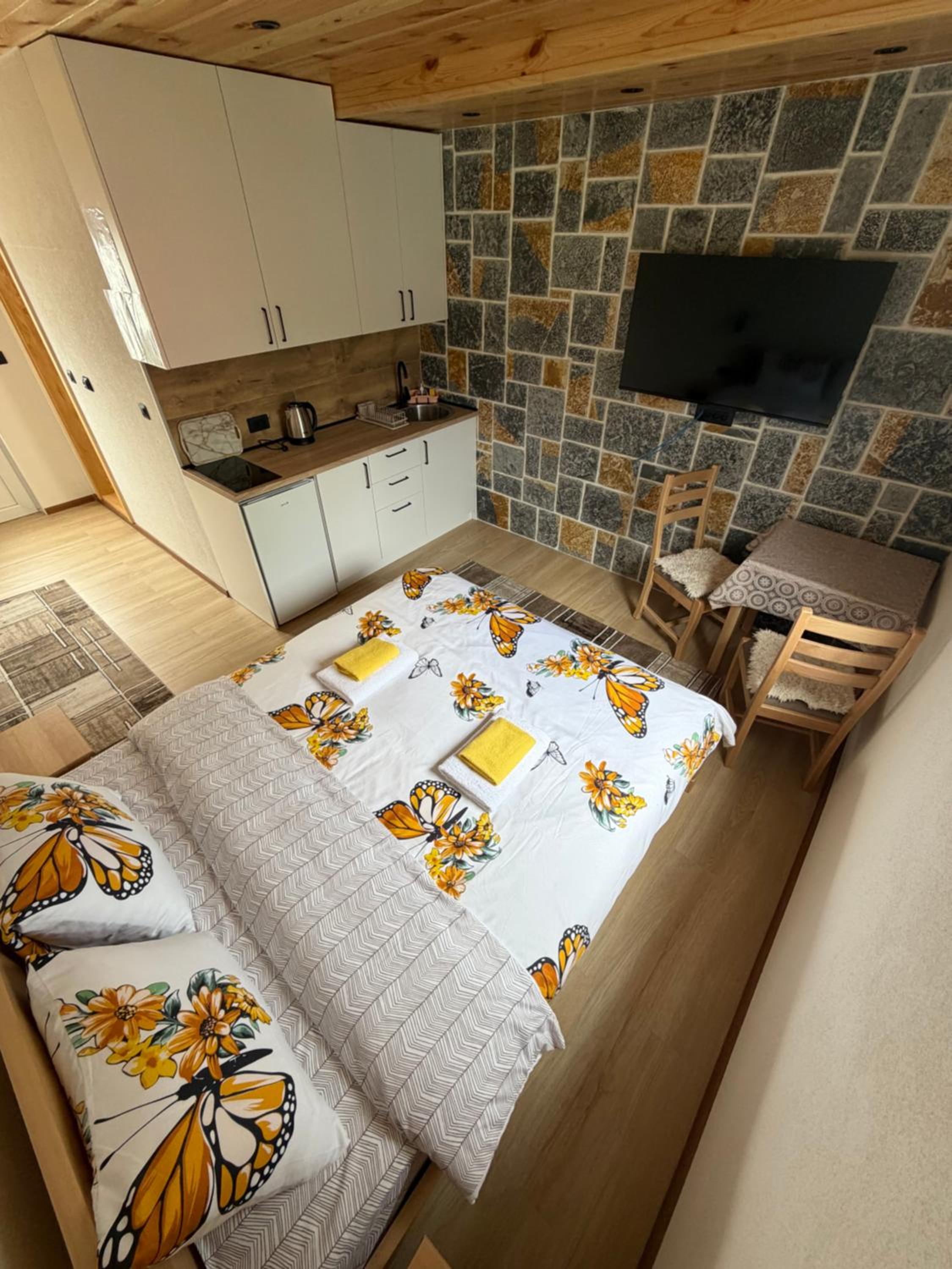 Studio Apartment
