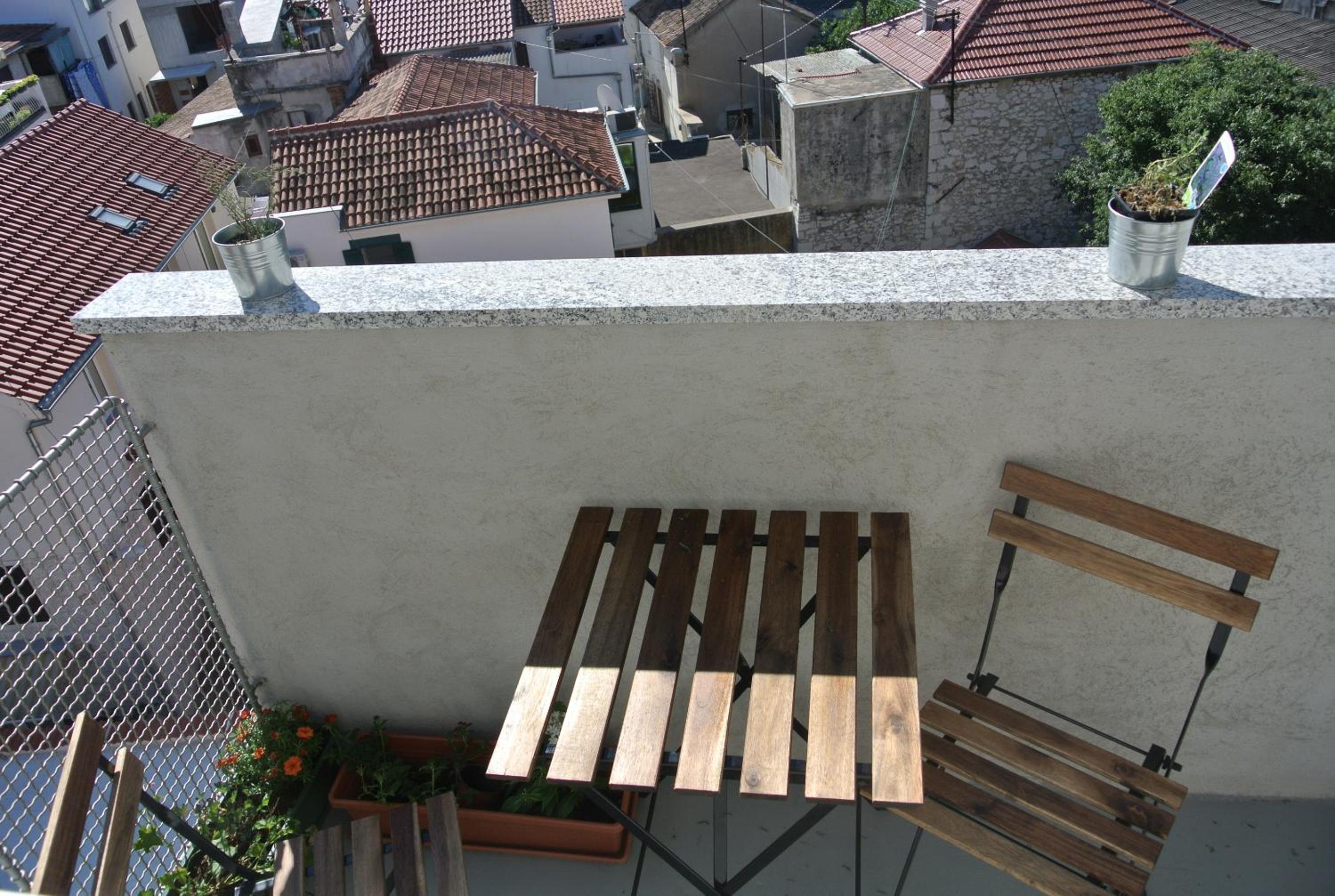 One-Bedroom Apartment - Photo 4