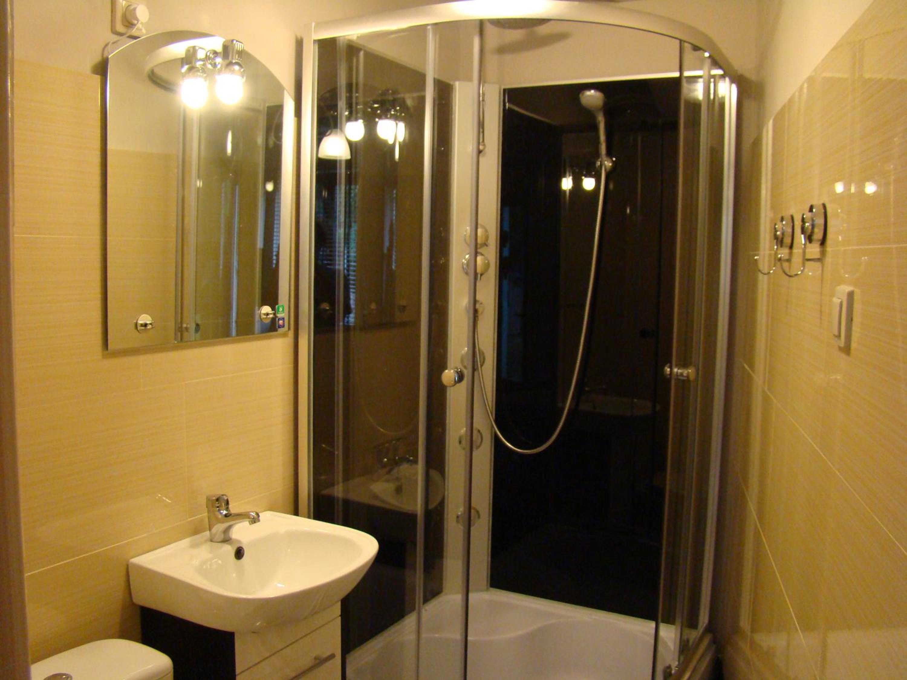 Studio Apartment with Kitchenette - Photo 29