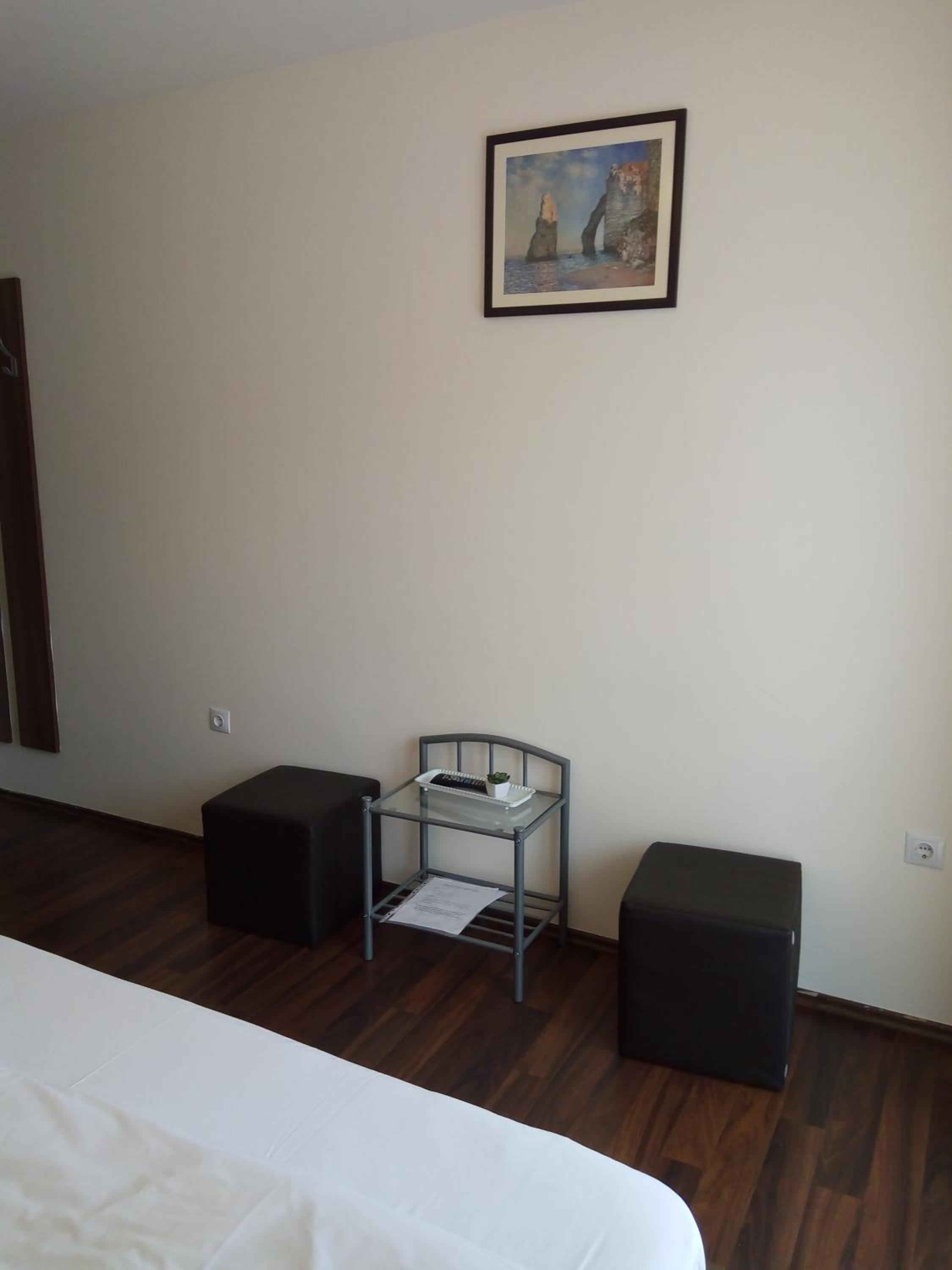 Budget Double Room - Ground Floor photo 3