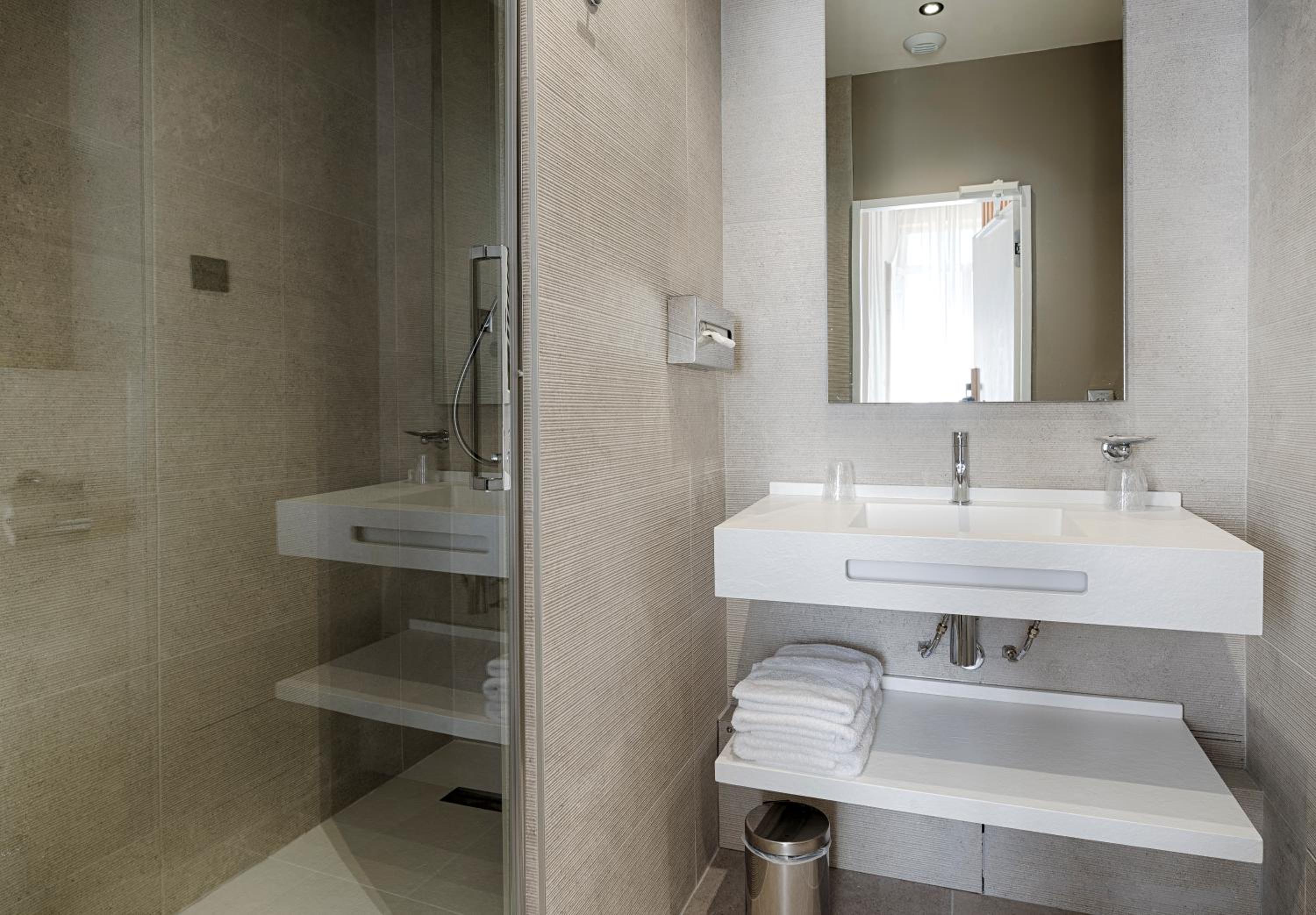 Superior Double Room with Balcony - Photo 3