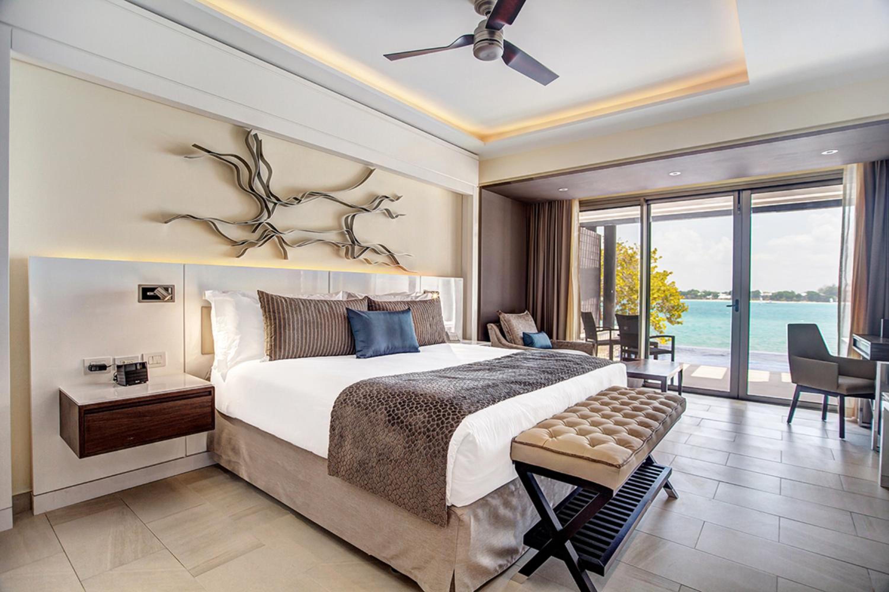 Sunset Swim out Suite photo 2