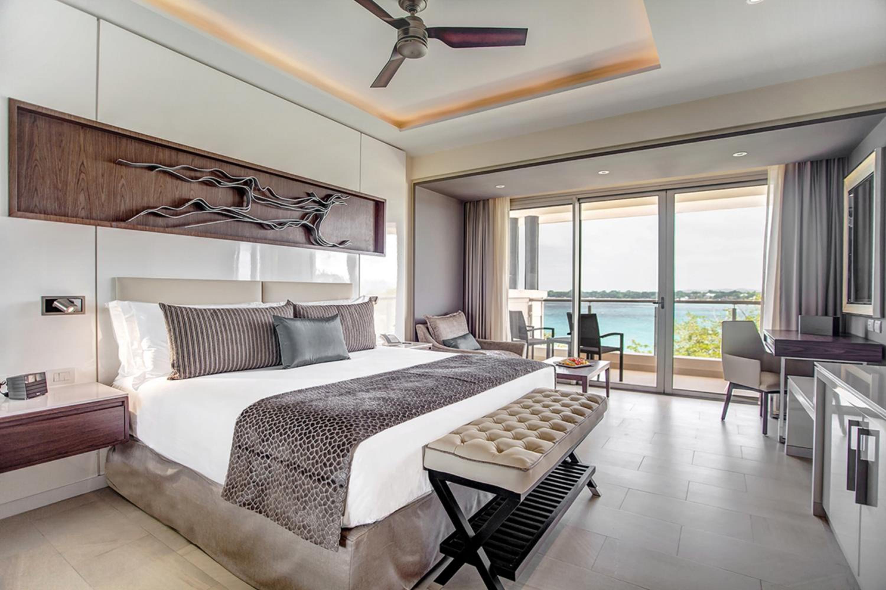 Sunset Ocean View Suite photo 2