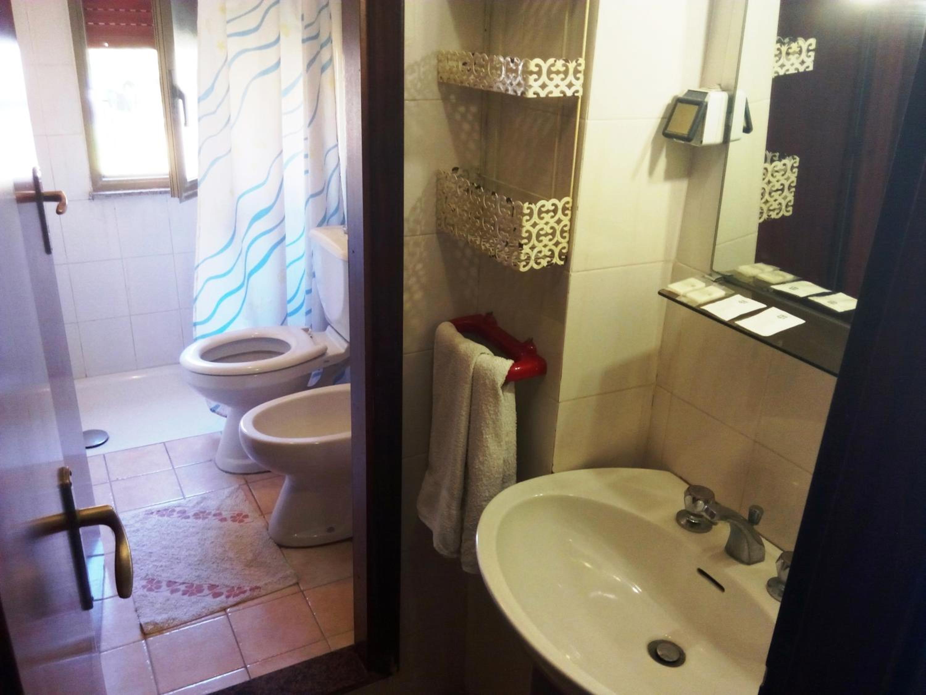 Double Room - Photo 25