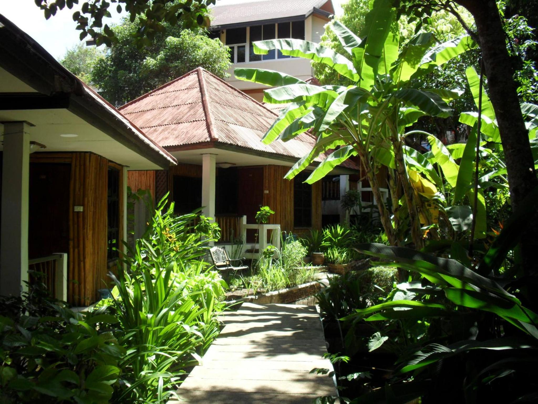 Bungalow with Garden View photo 2