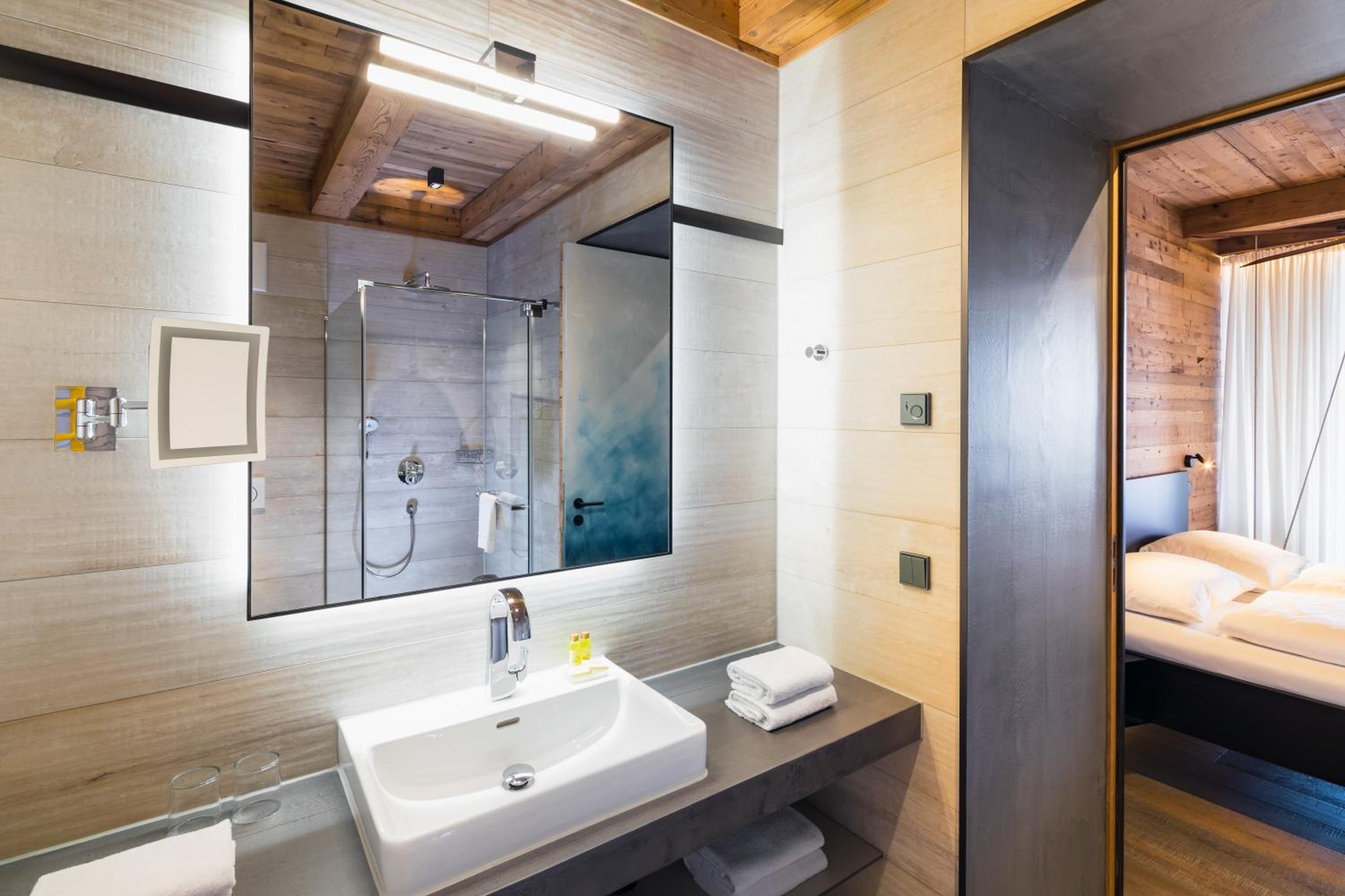Boathouse-Double Room with Lake View and Terrace photo 3