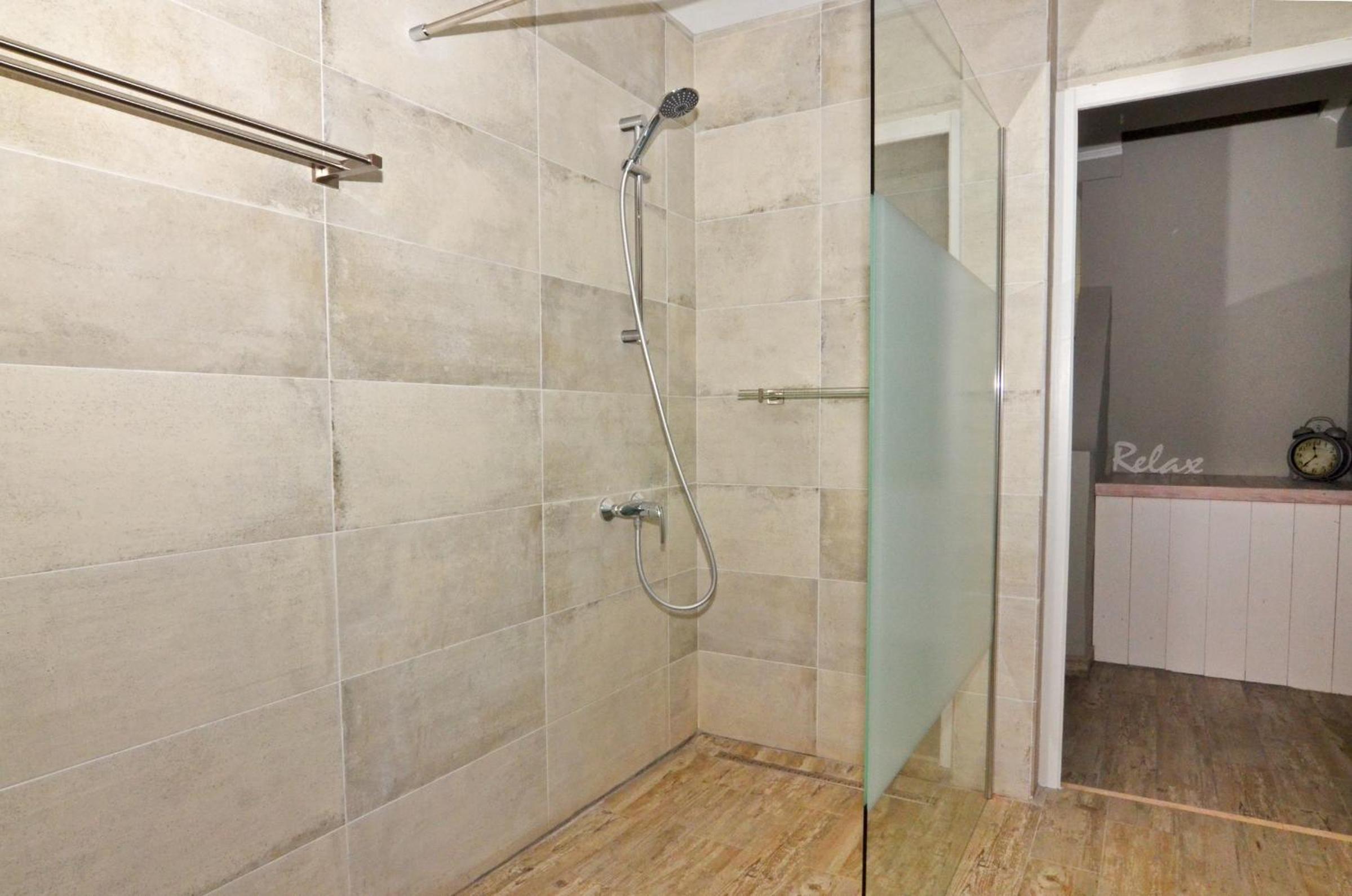 One-Bedroom House photo 3