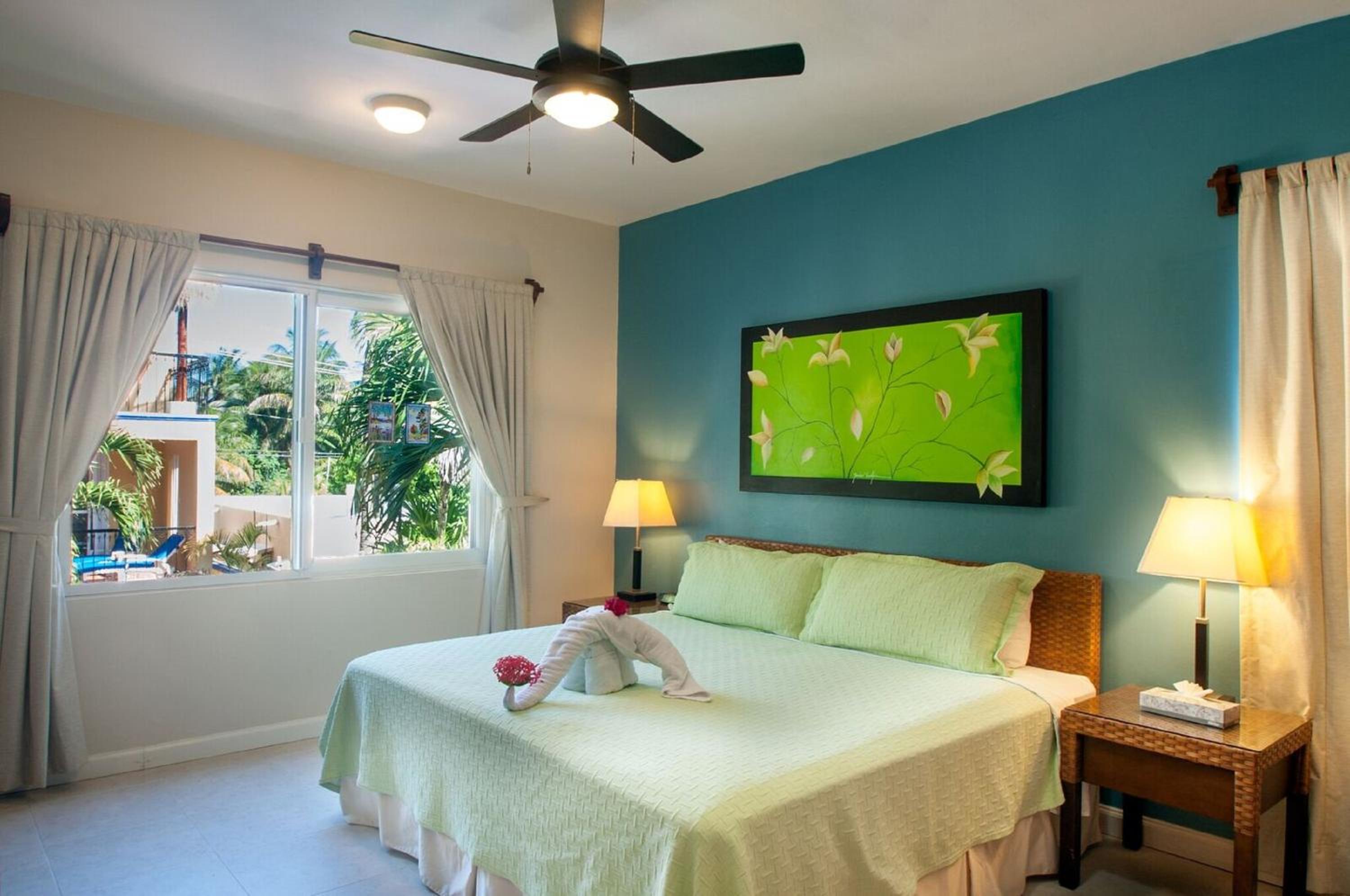 One bedroom apartment with Pool View