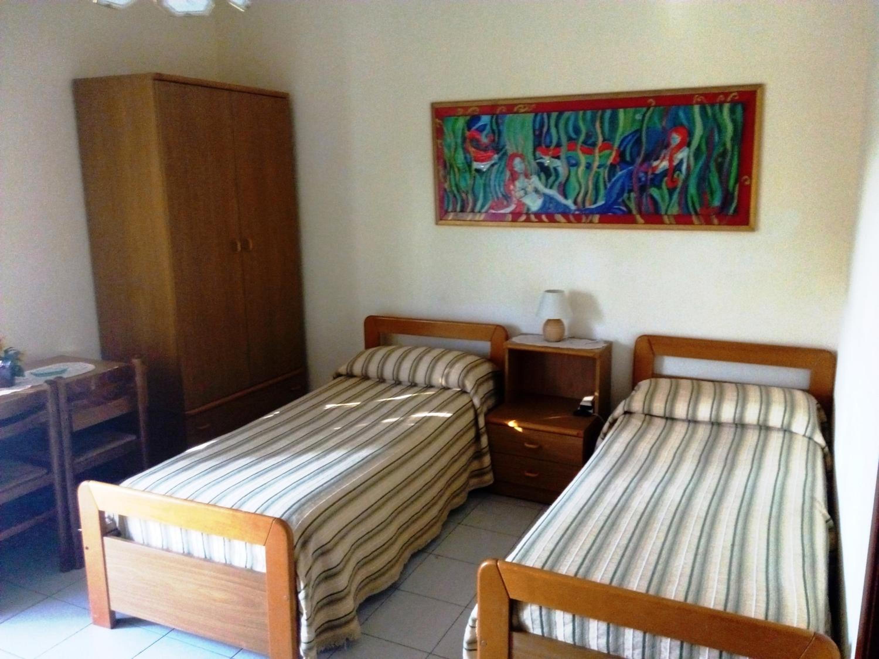 Twin Room - Photo 5