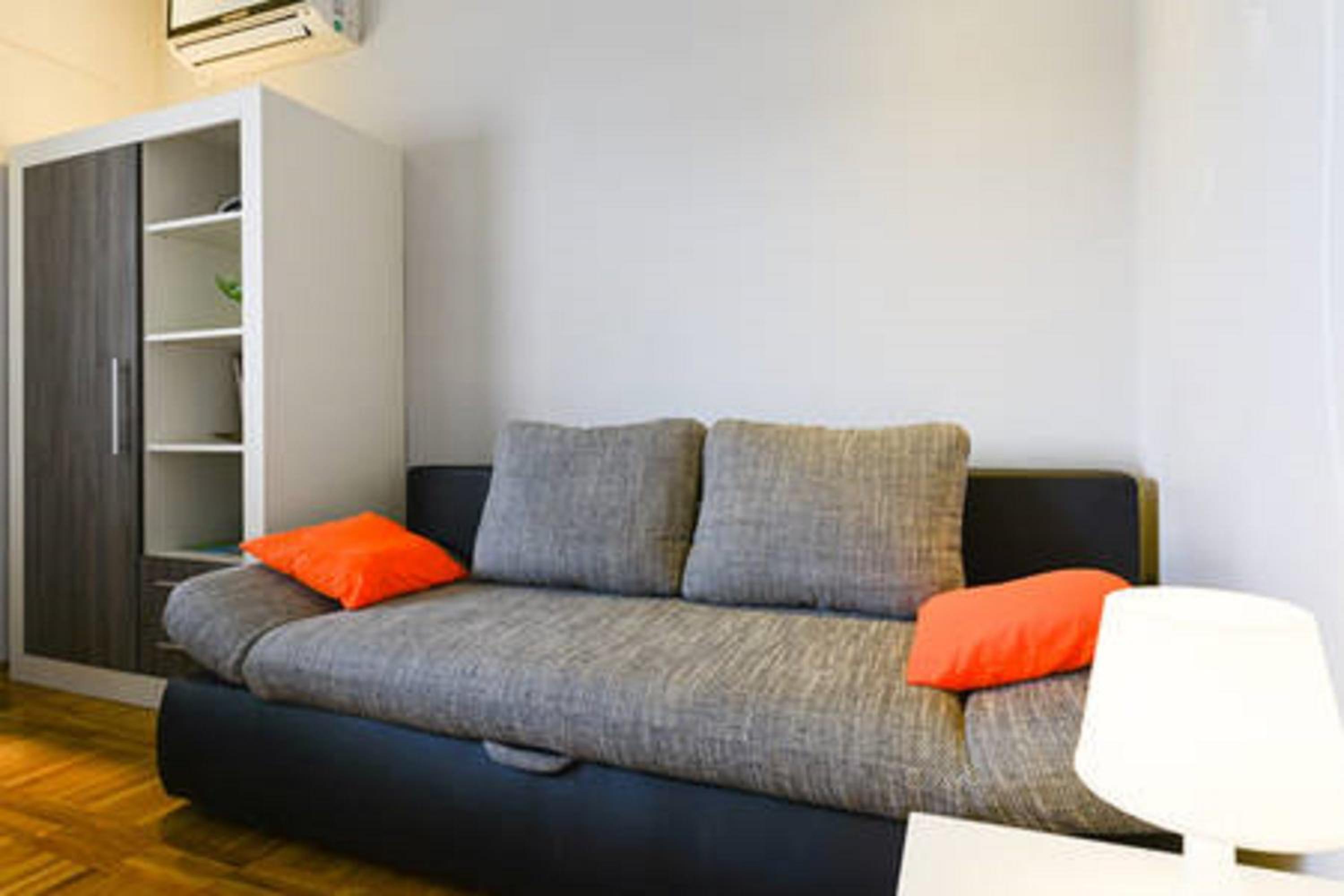 One-Bedroom Apartment - Photo 4