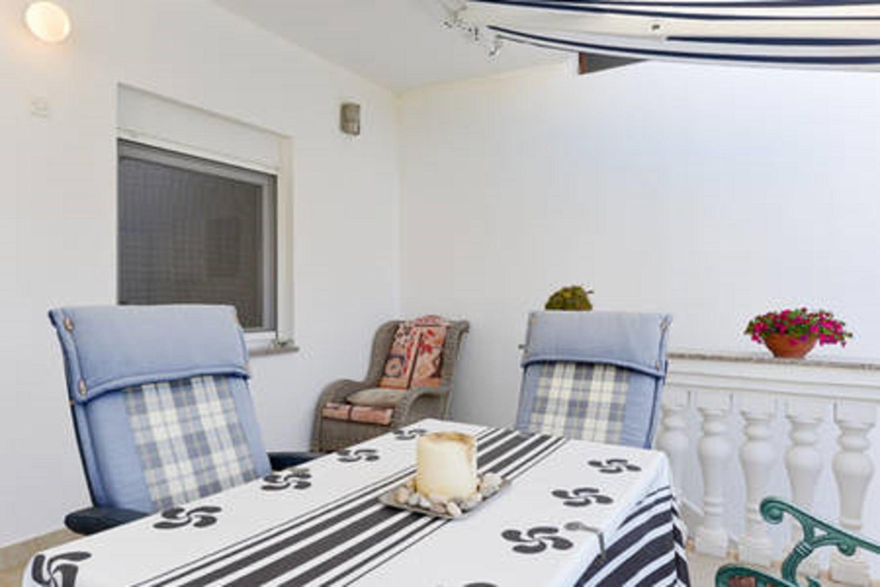One-Bedroom Apartment - Photo 32