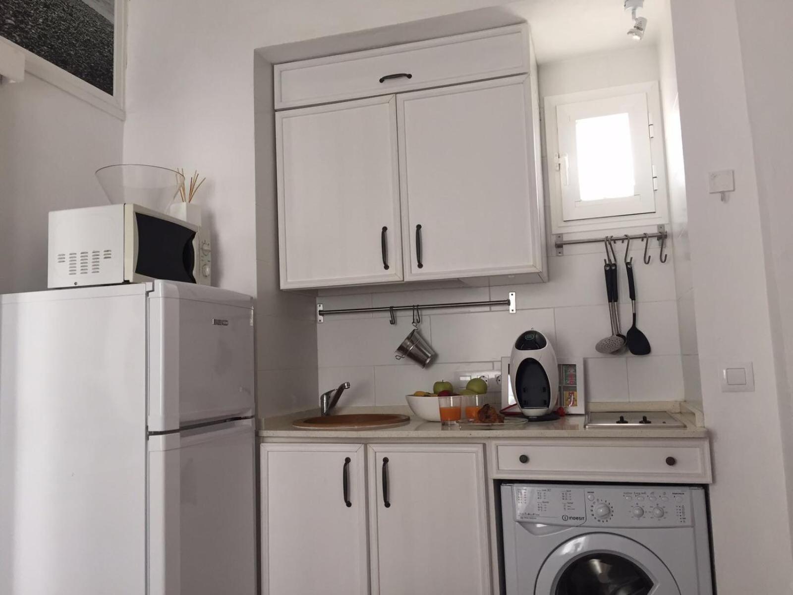 Studio Apartment - Photo 7