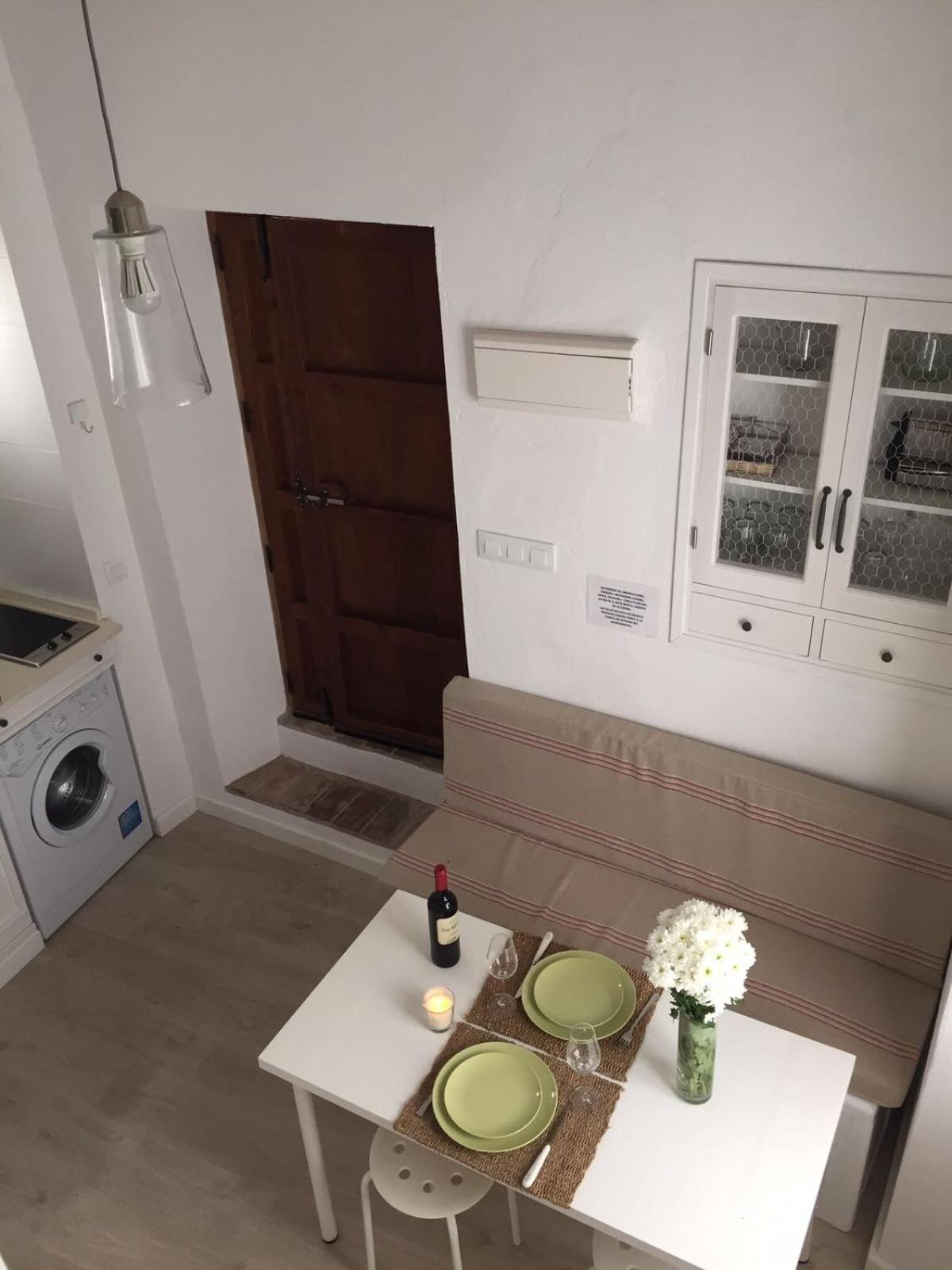 Studio Apartment - Photo 8