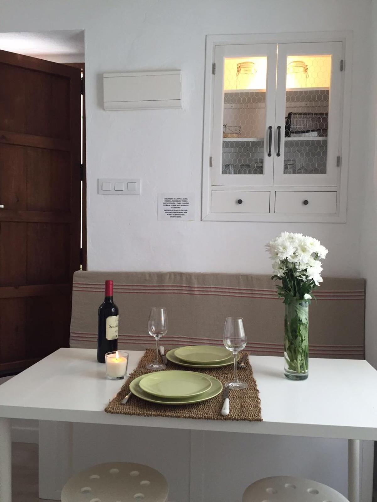 Studio Apartment - Photo 26