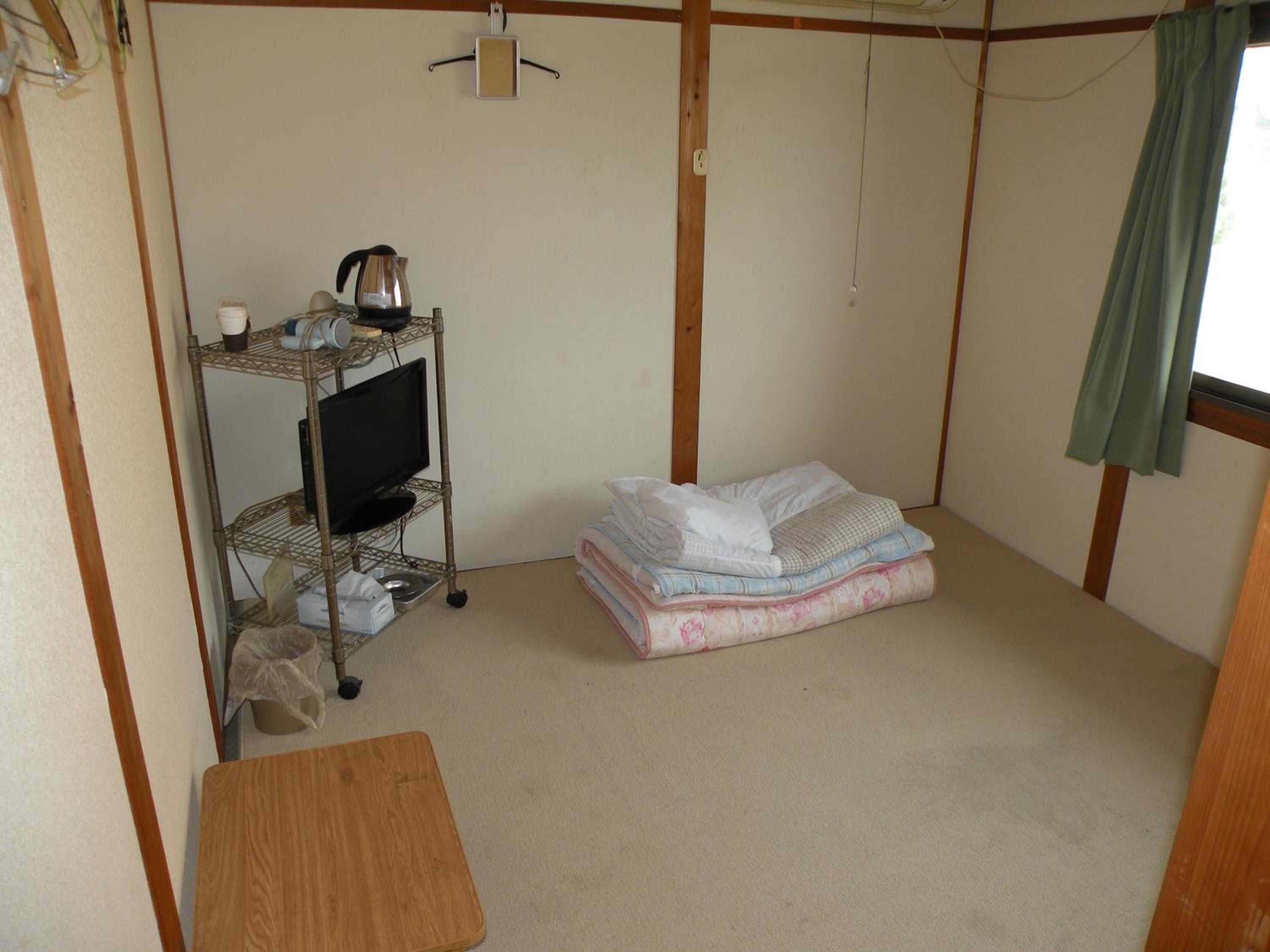 Japanese-Style Room with Shared Bathroom photo 3