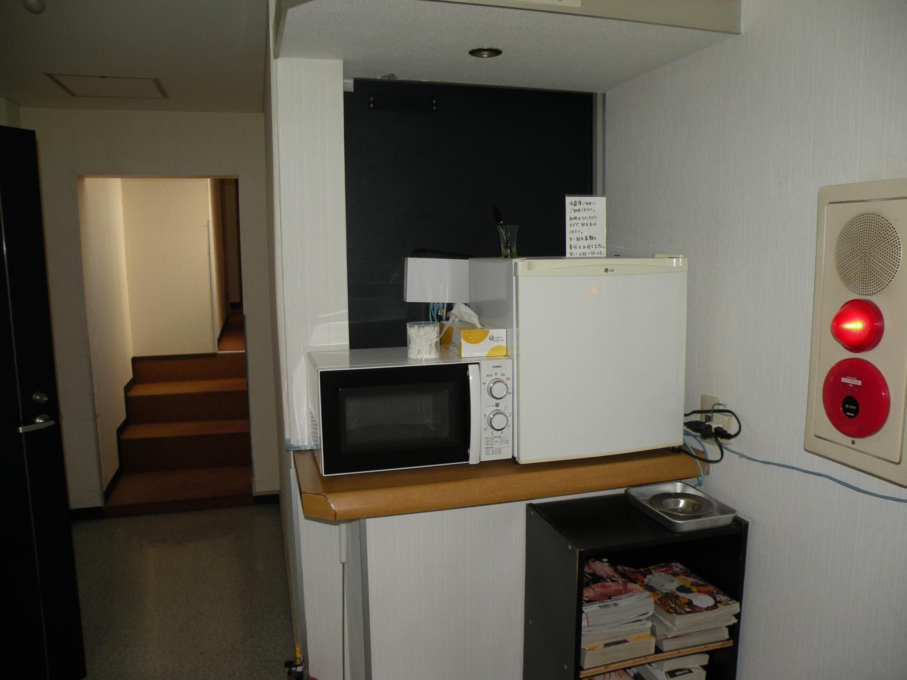 Twin Room - Photo 9
