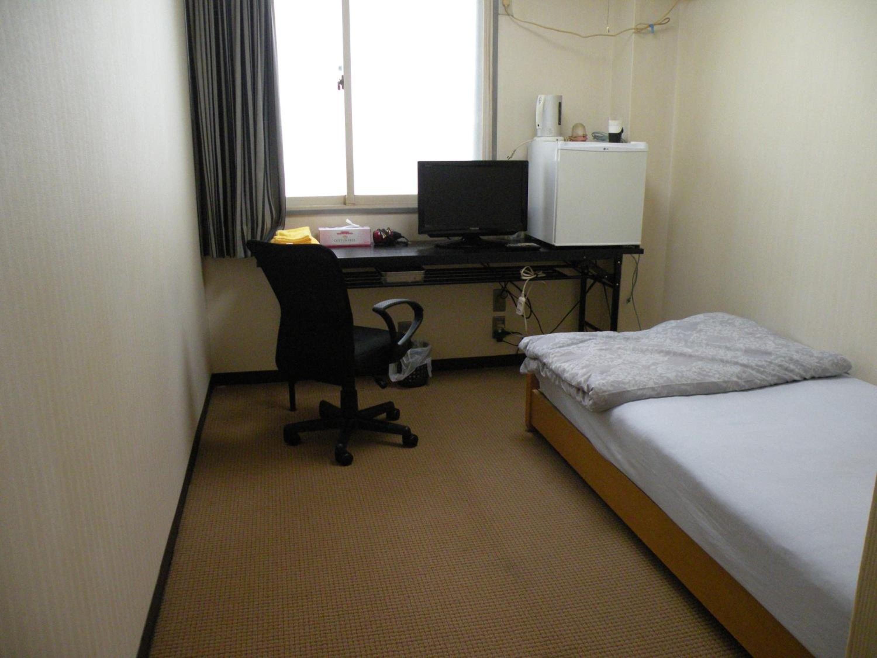 Twin Room - Photo 3