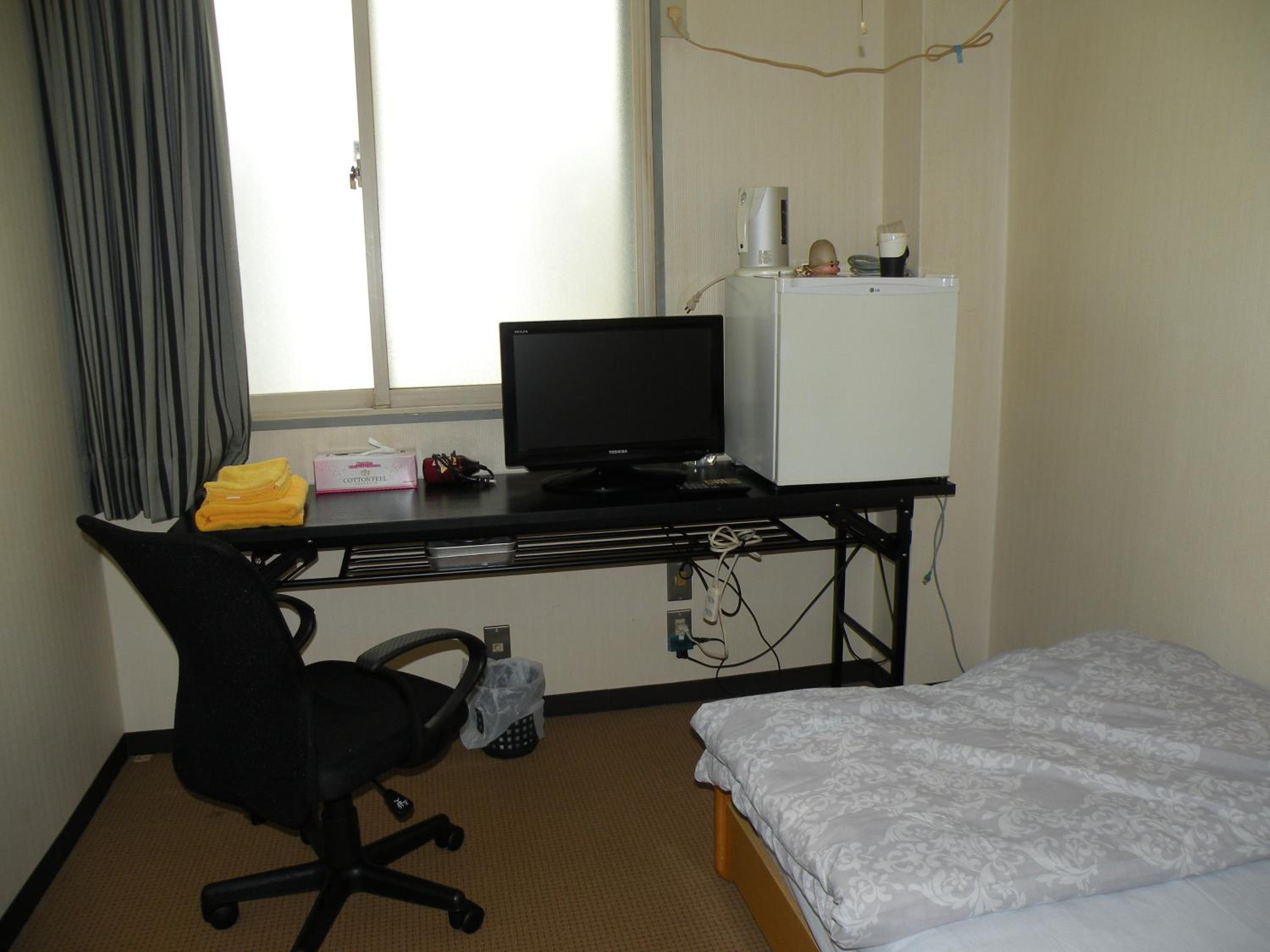 Twin Room - Photo 2