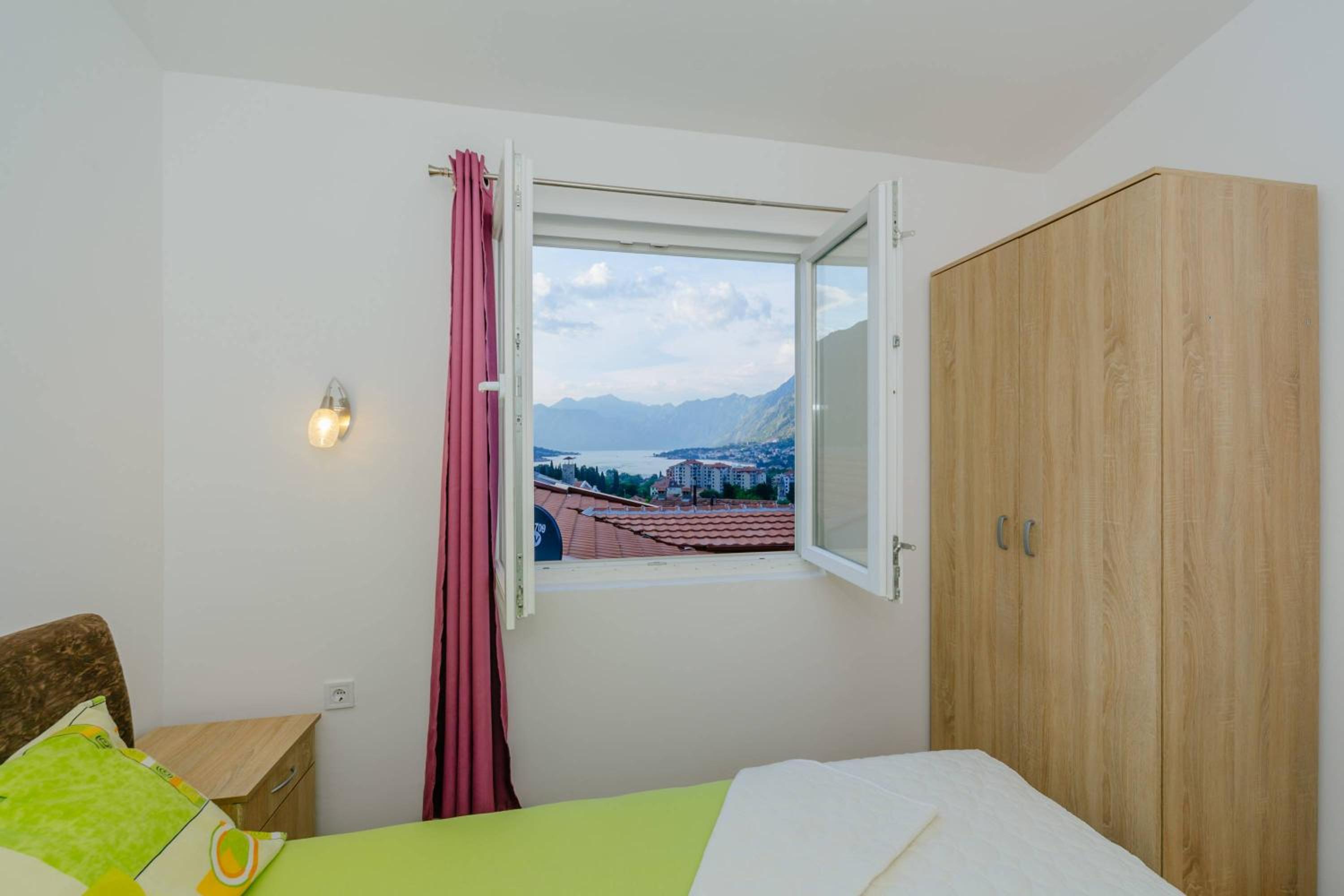 Apartment with Sea View photo 2