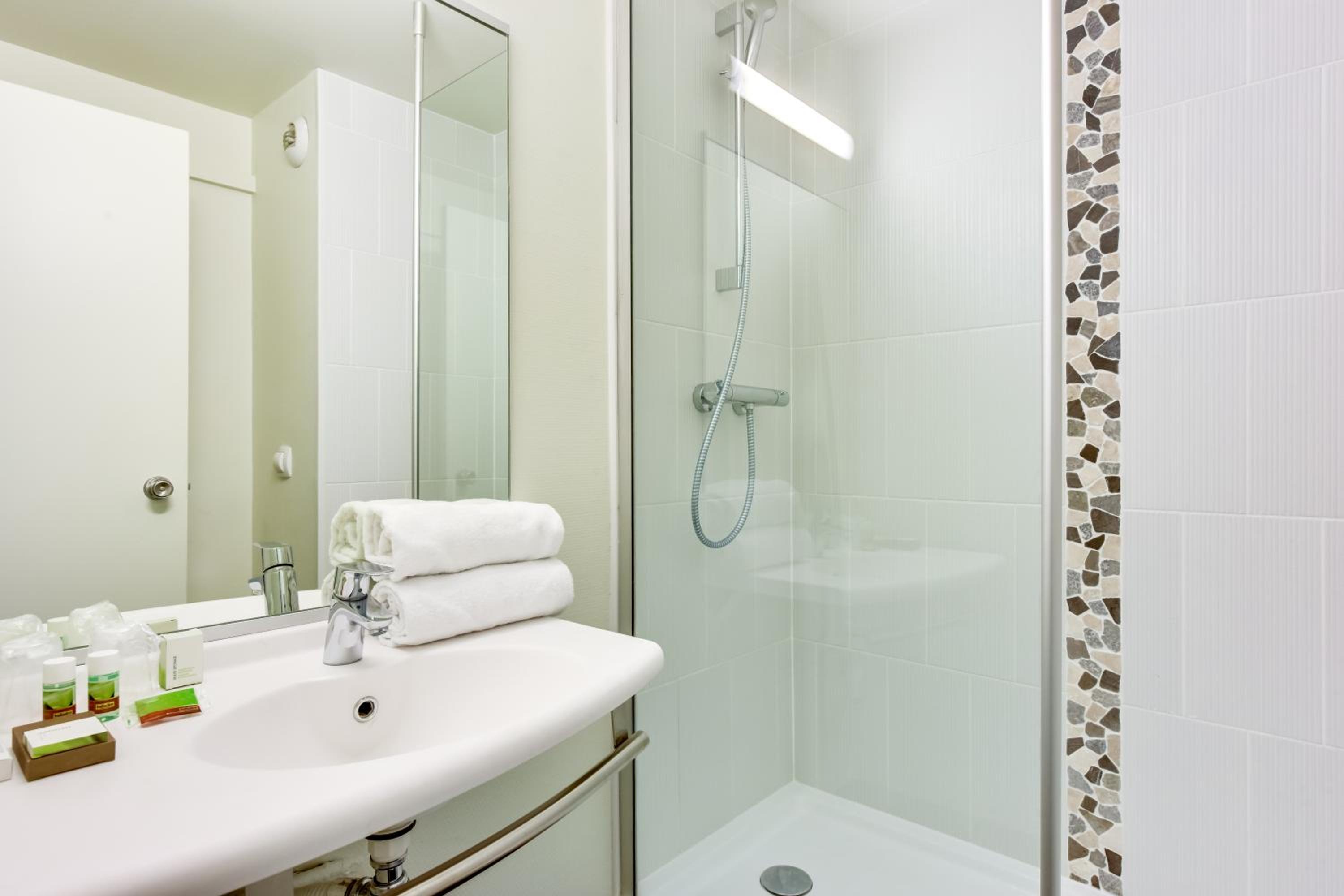 Standard Double Room - Photo 4