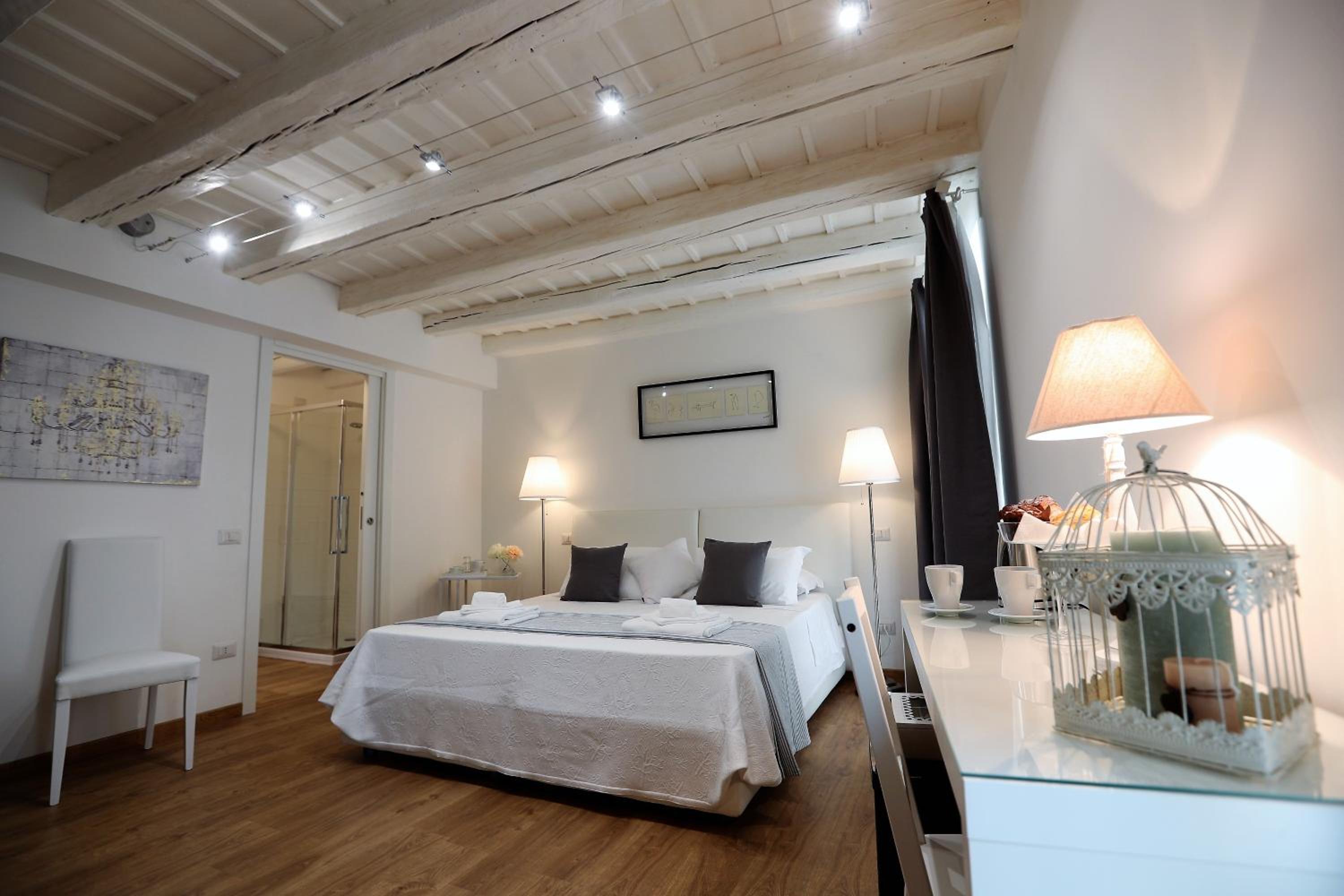 Deluxe Junior Suite - Photo 4