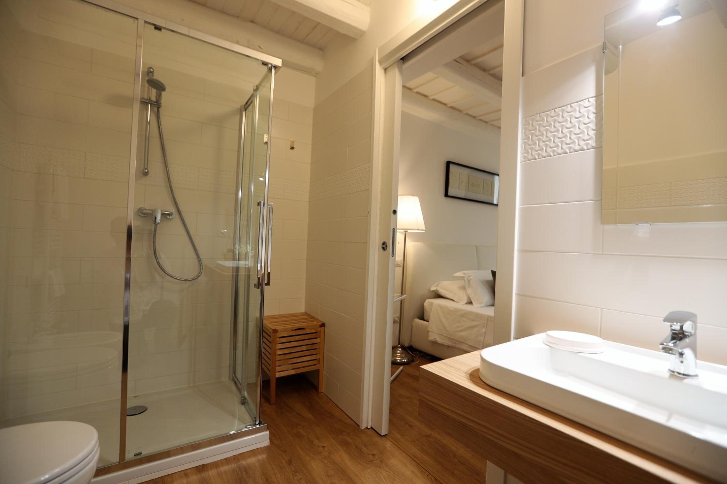 Deluxe Junior Suite - Photo 7