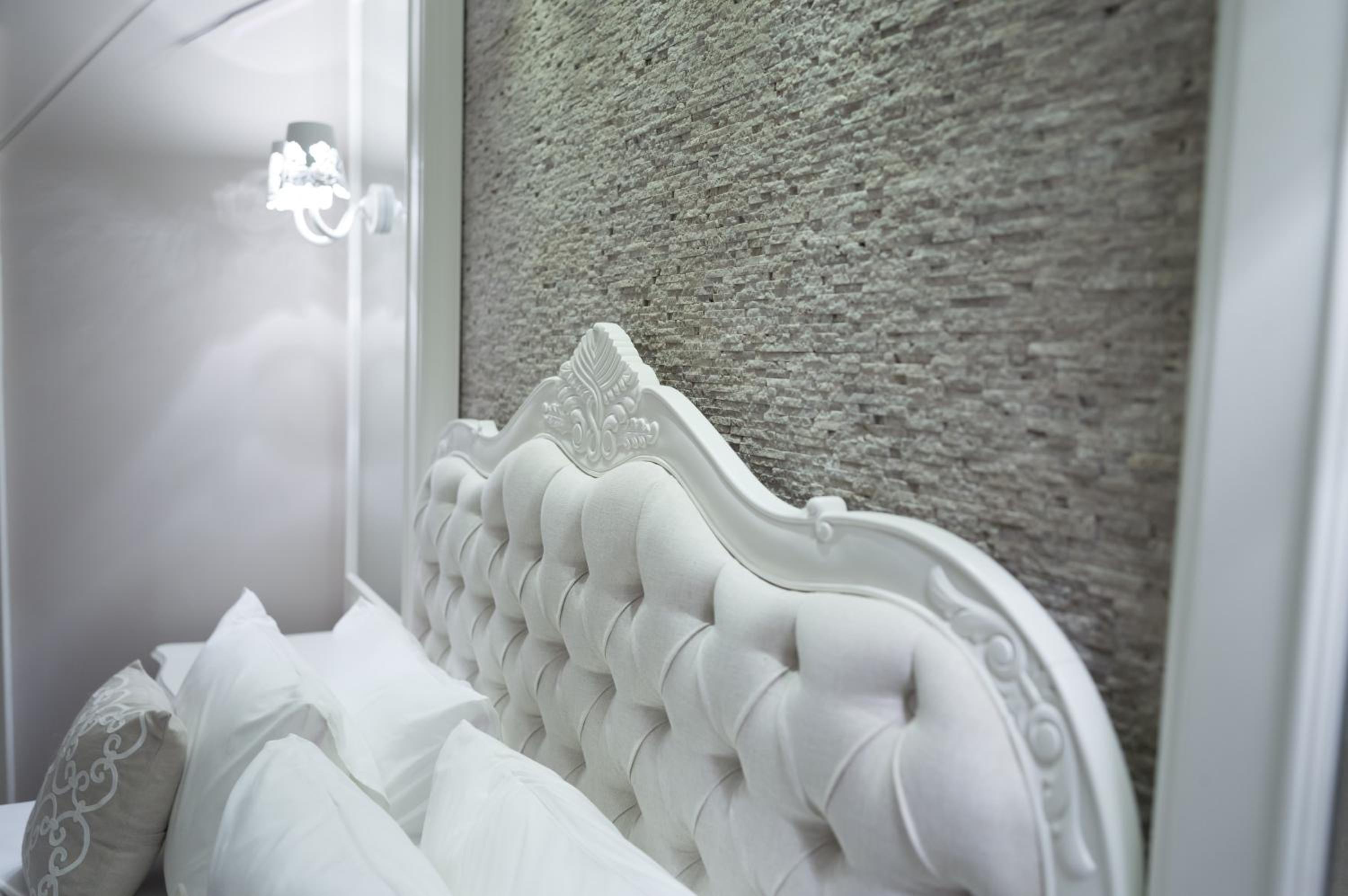 Standard Double Room - Photo 8