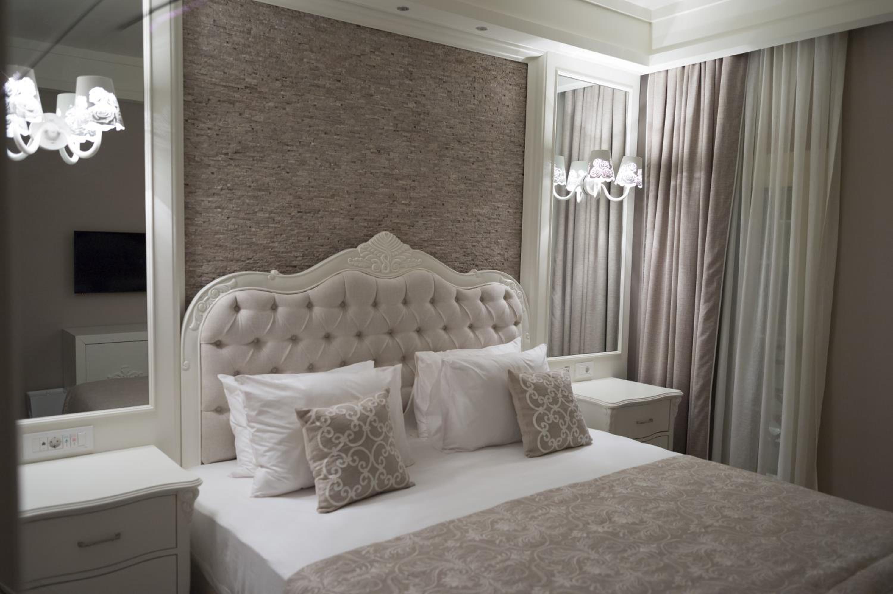 Standard Double Room - Photo 7